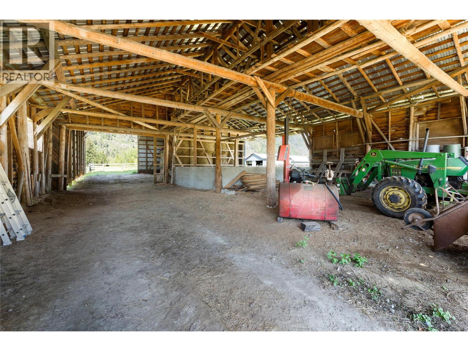 2169 Solsqua Road Property Photo 33