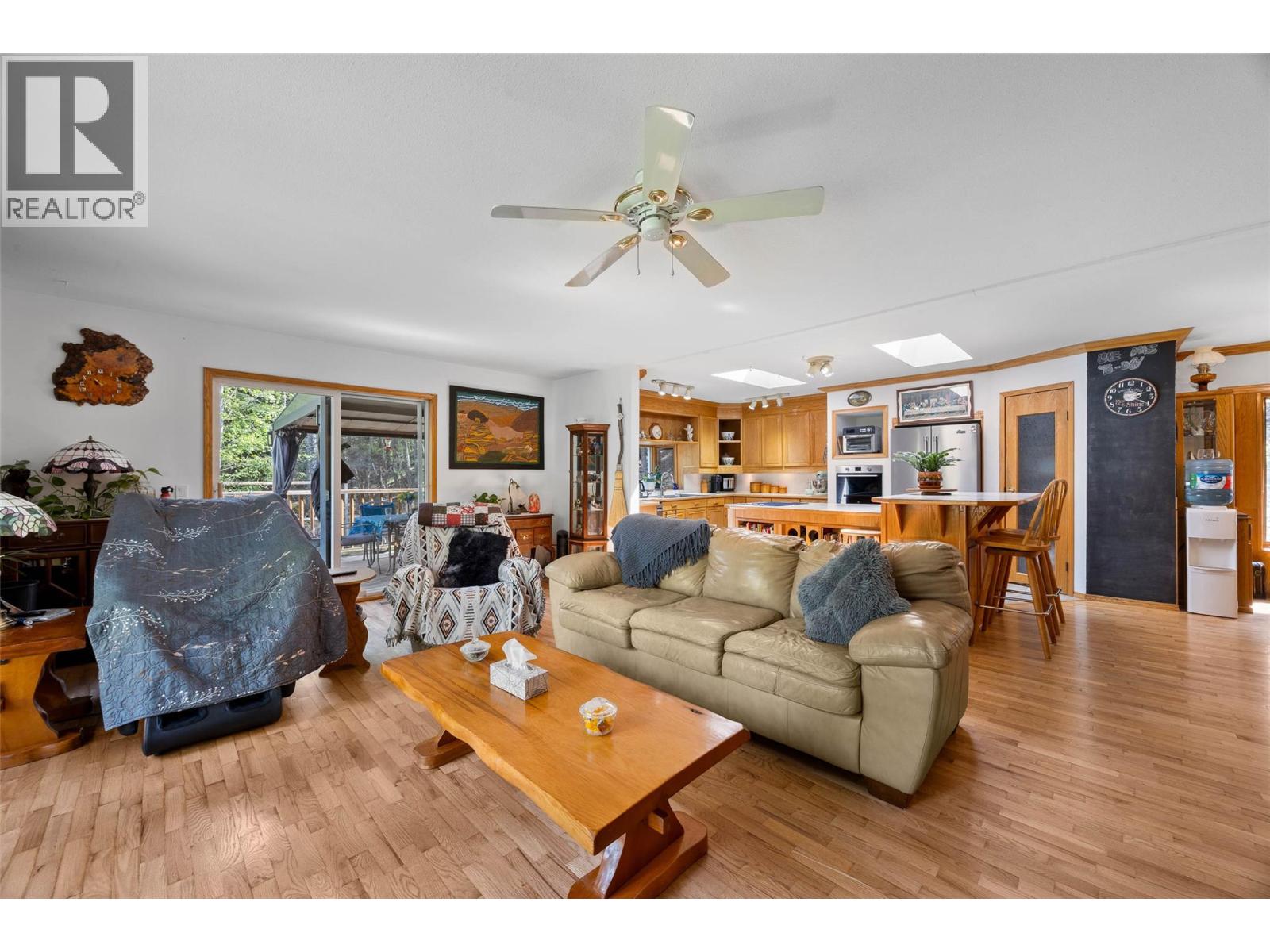 9792 Meadow Road Property Photo 4