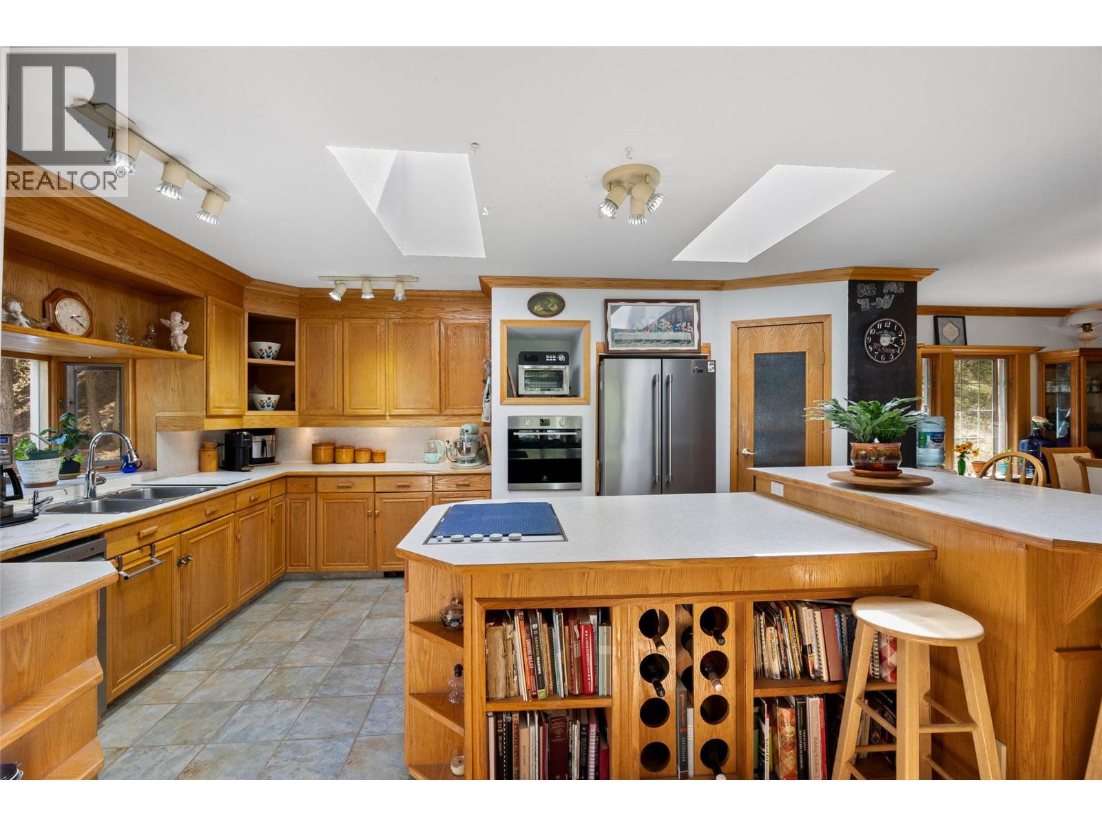 9792 Meadow Road Property Photo 10