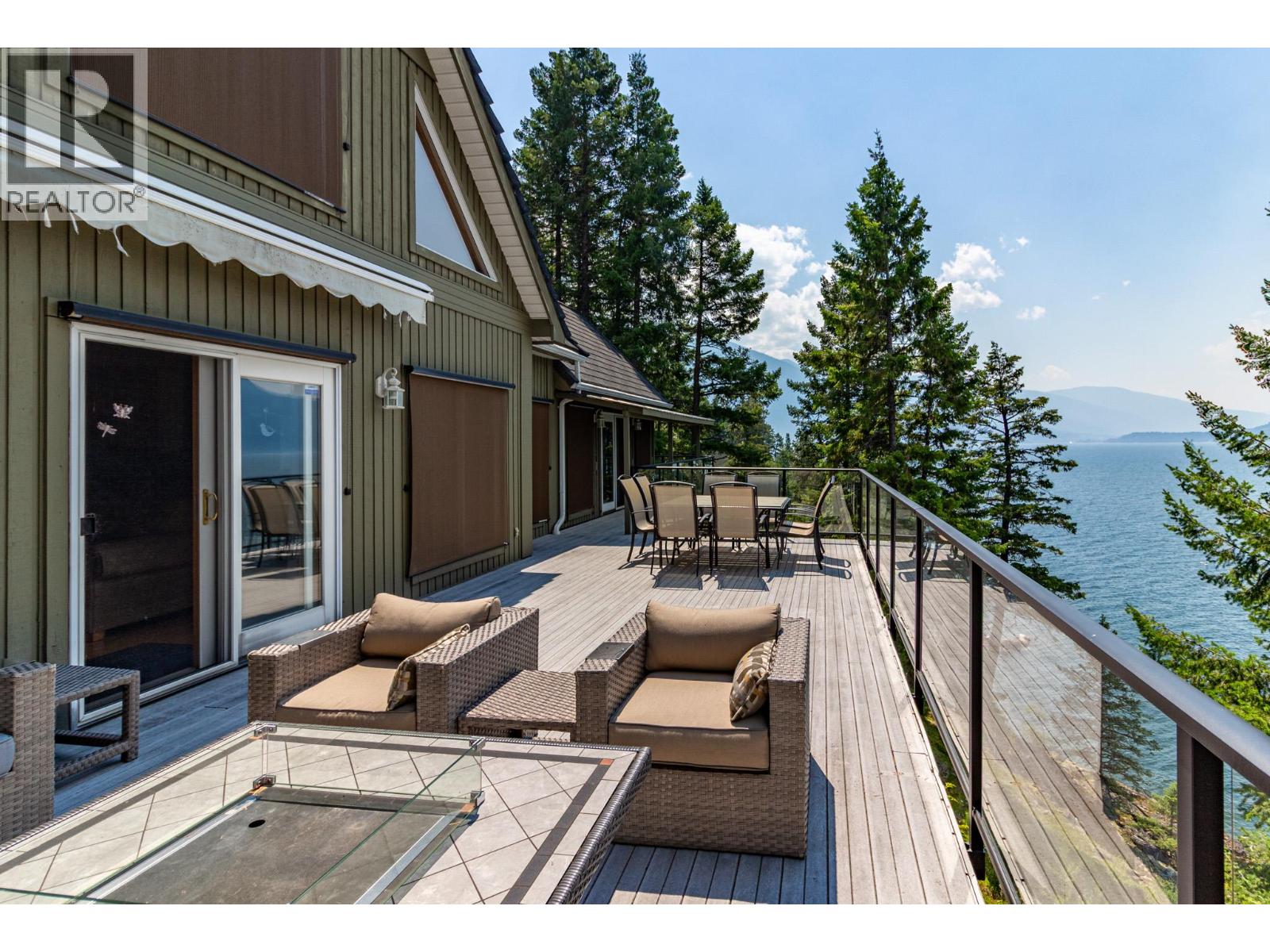 17222 Pilot Bay Road Property Photo 1