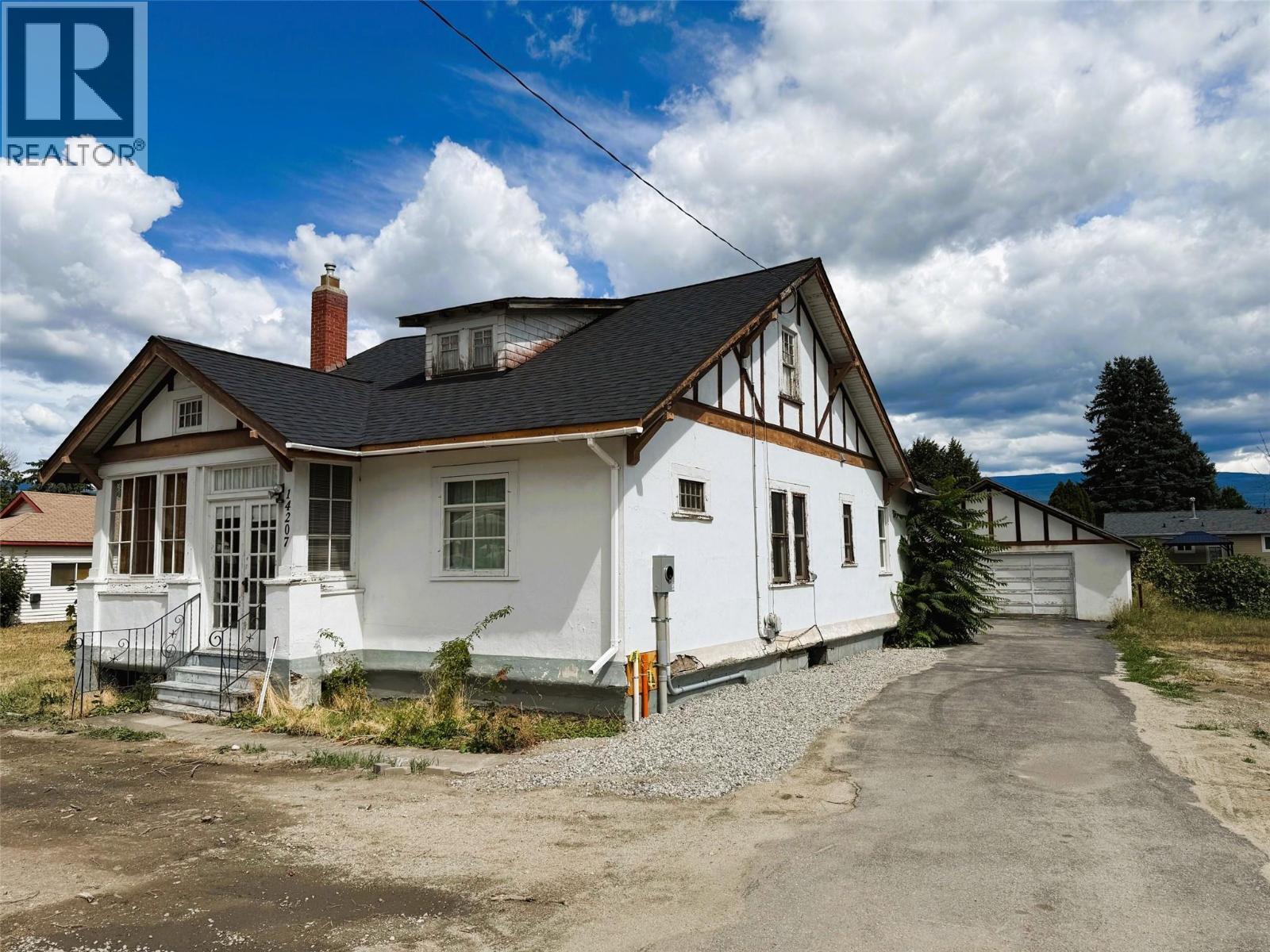 14207 Victoria Road N Property Photo 1