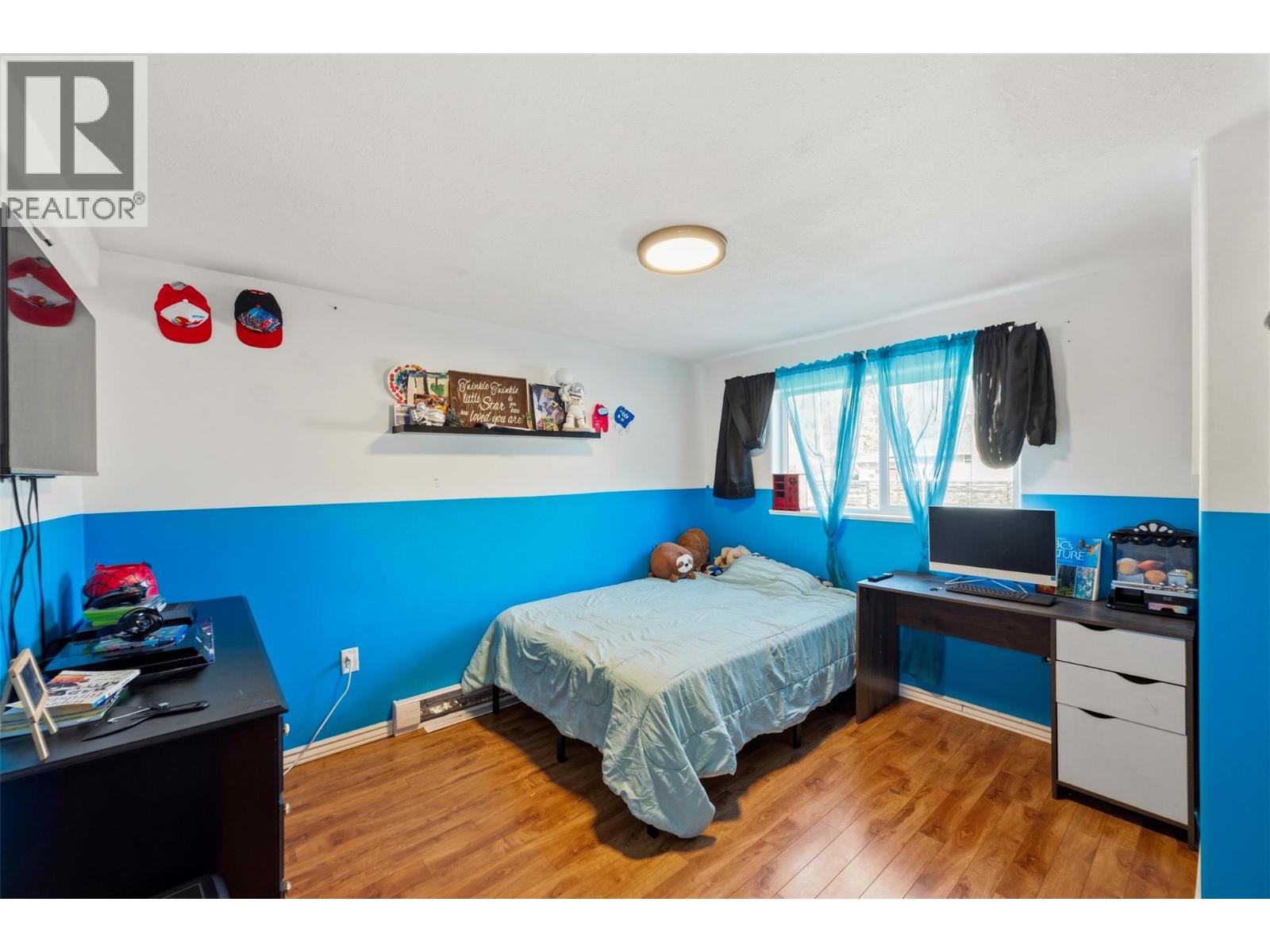 410 10th Avenue Property Photo 17