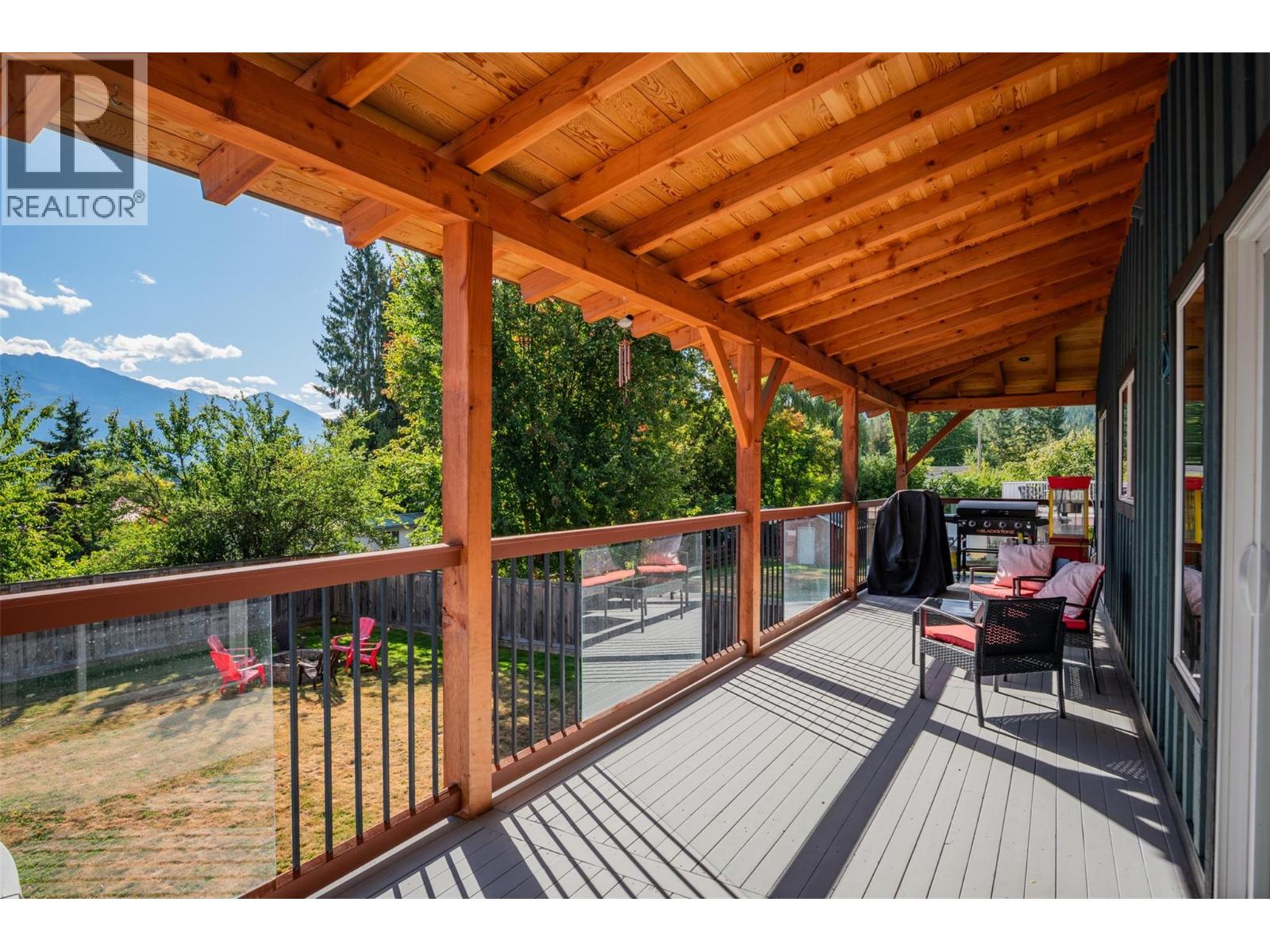 422 View Street Property Photo 7
