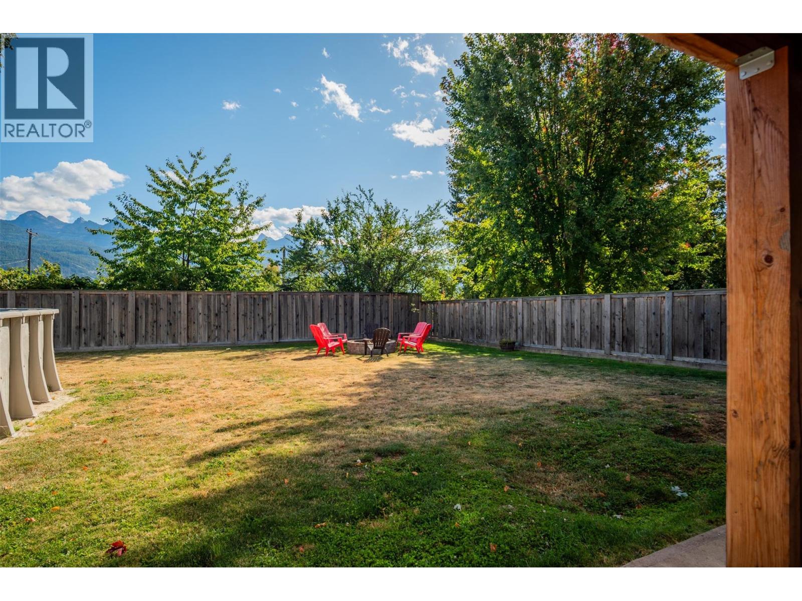 422 View Street Property Photo 13