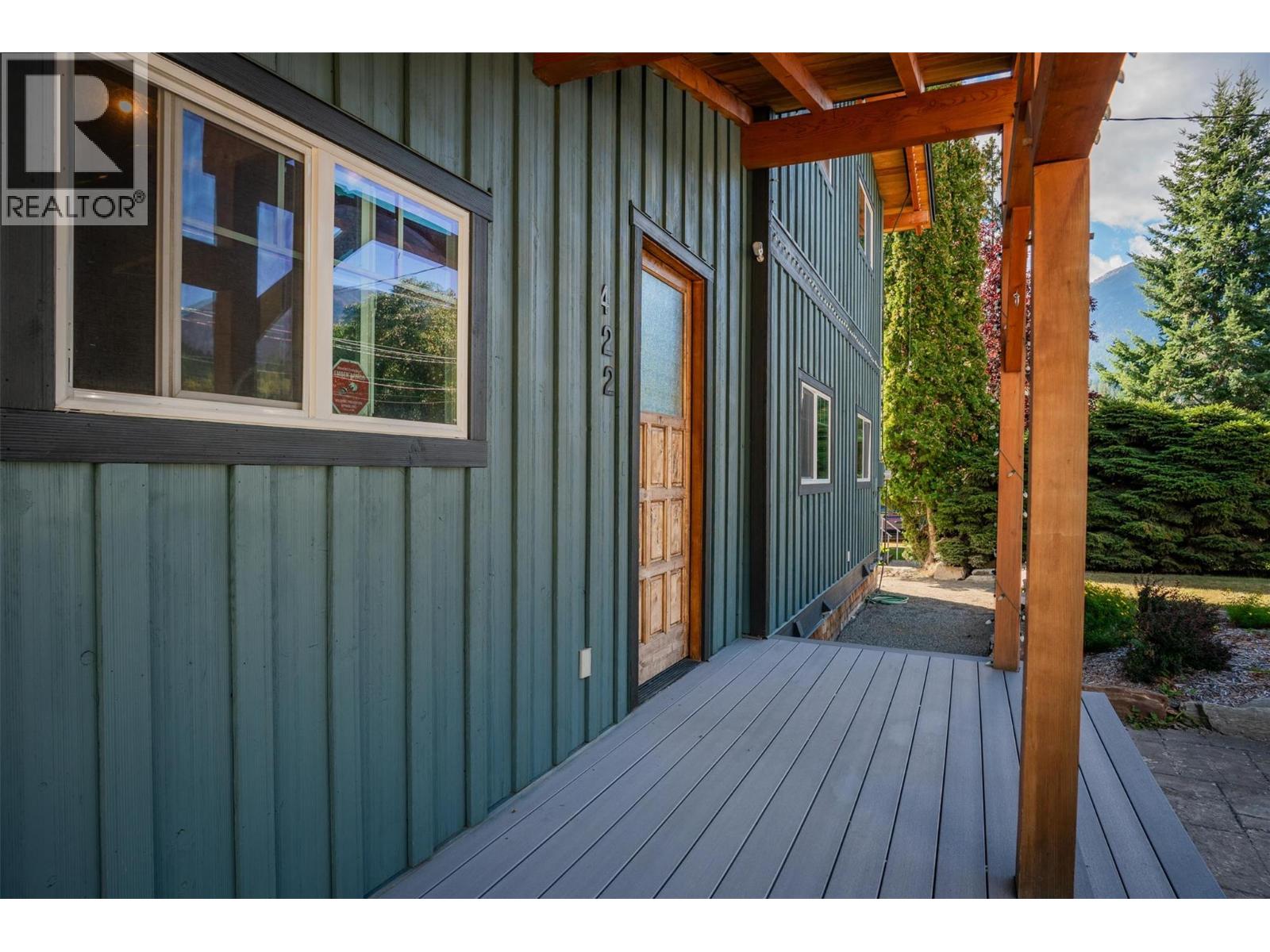 422 View Street Property Photo 17