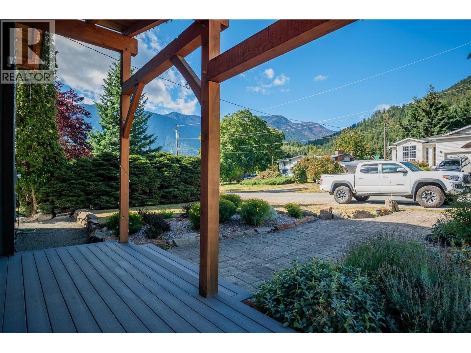 422 View Street Property Photo 18