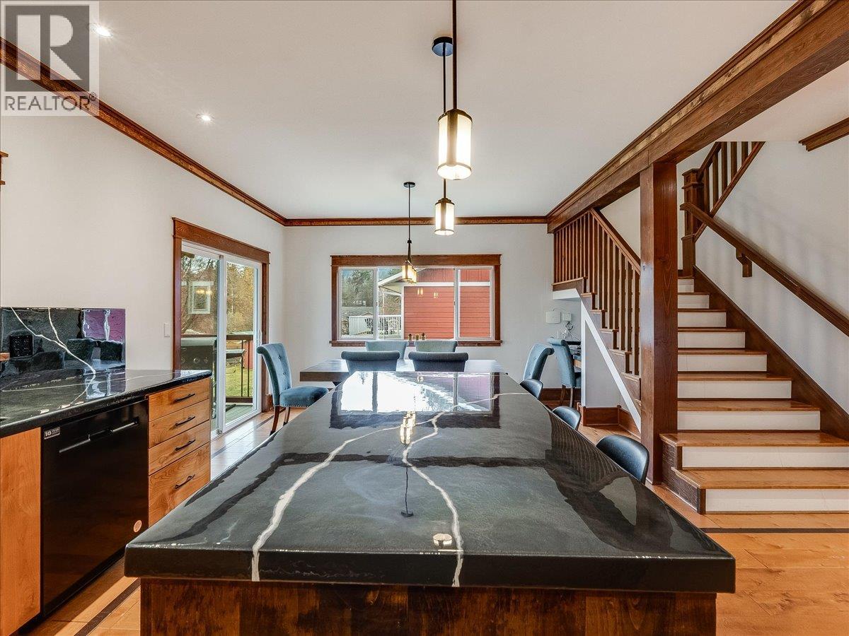 422 View Street Property Photo 46