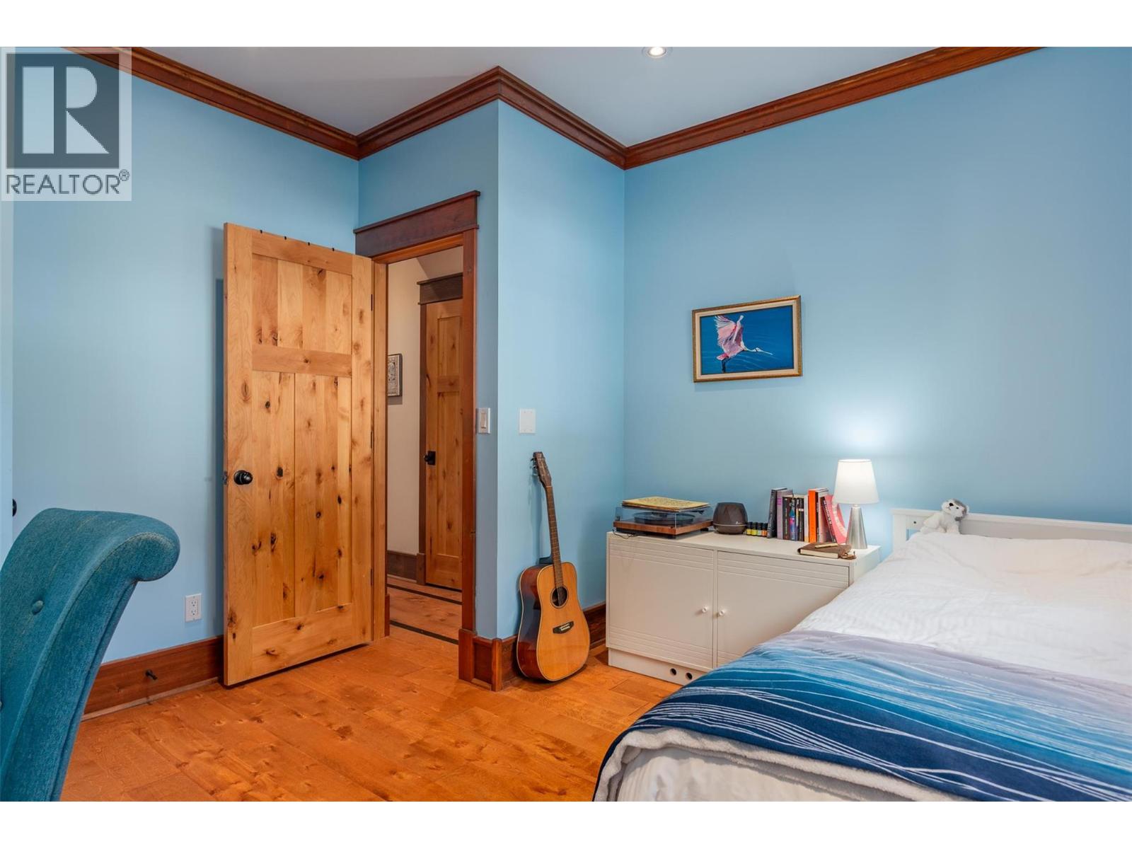 422 View Street Property Photo 49