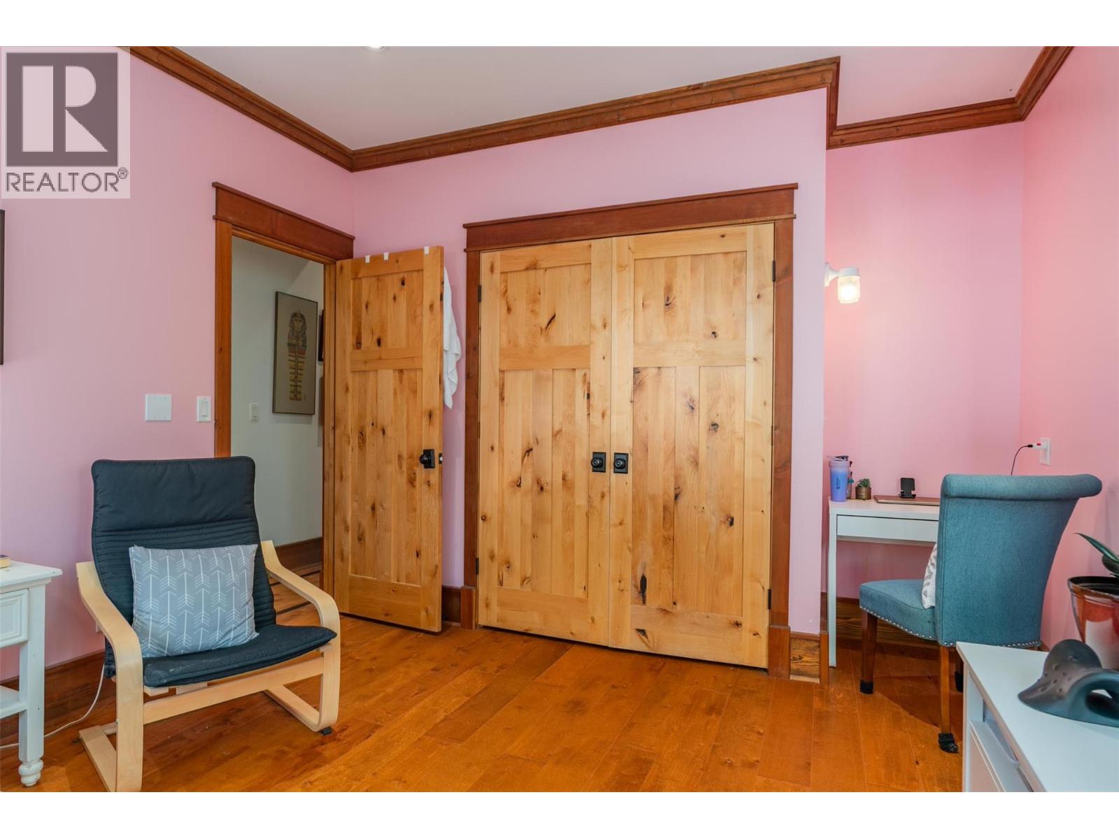 422 View Street Property Photo 51
