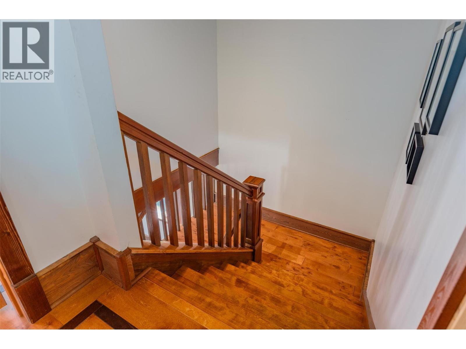 422 View Street Property Photo 54