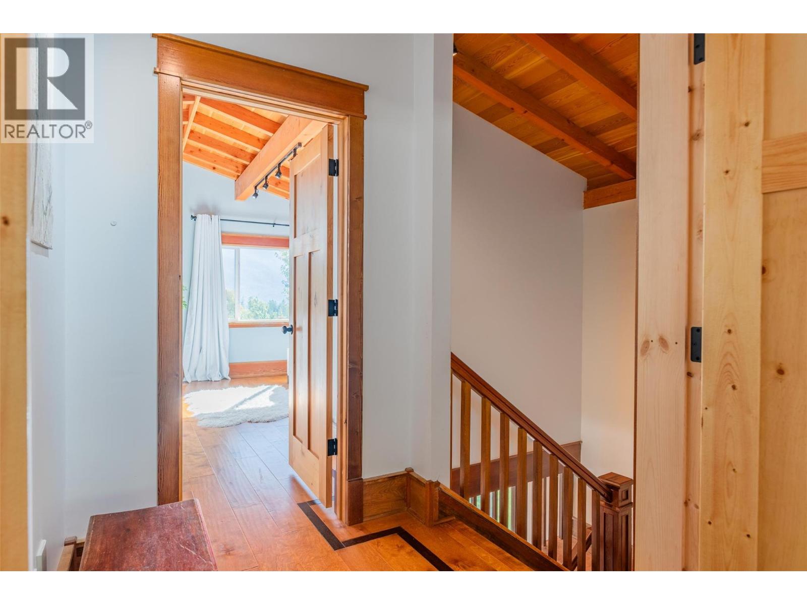 422 View Street Property Photo 55