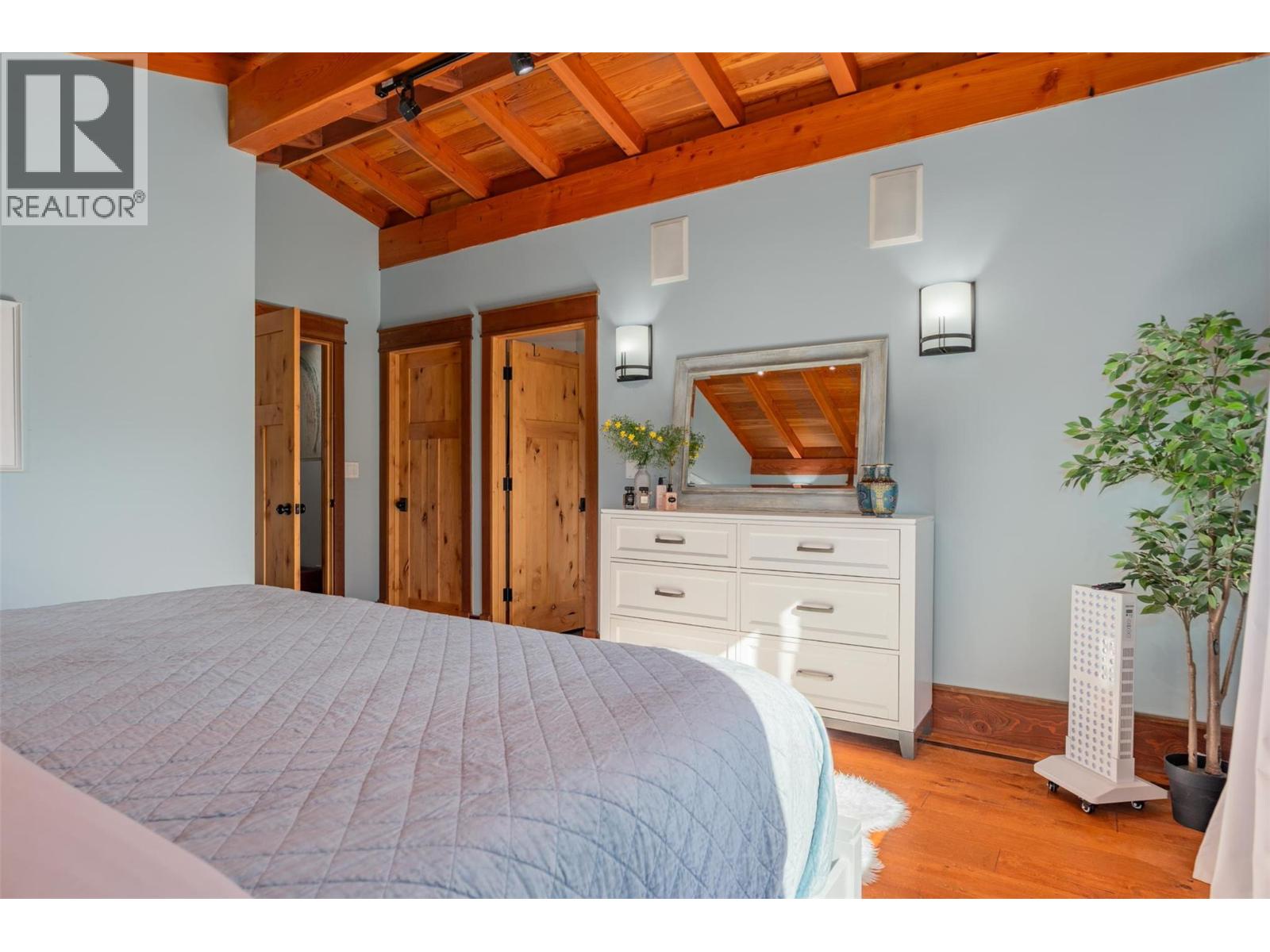 422 View Street Property Photo 58