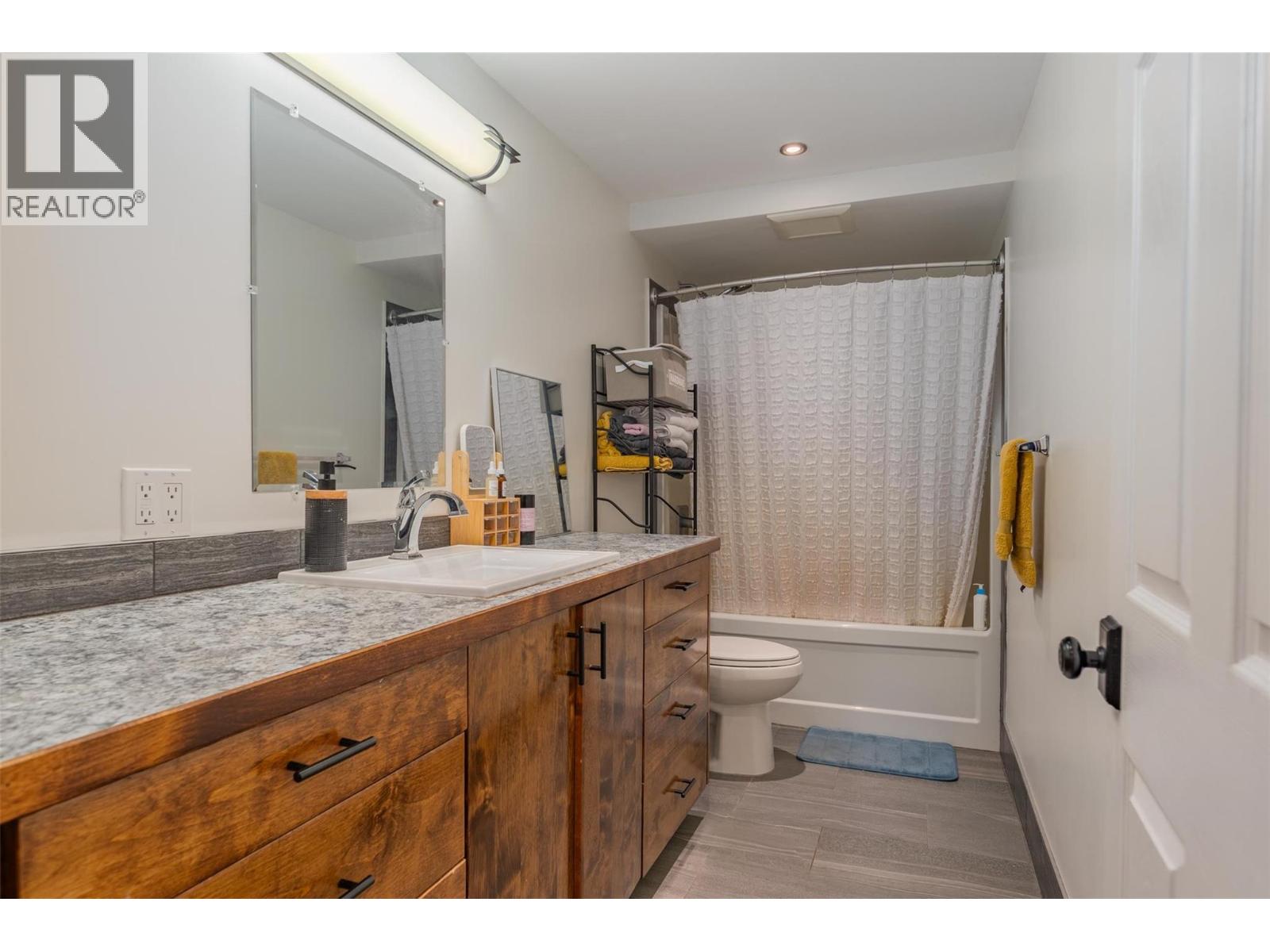 422 View Street Property Photo 74