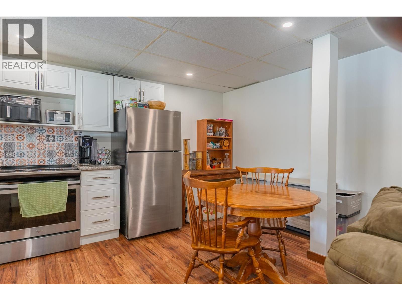 422 View Street Property Photo 85