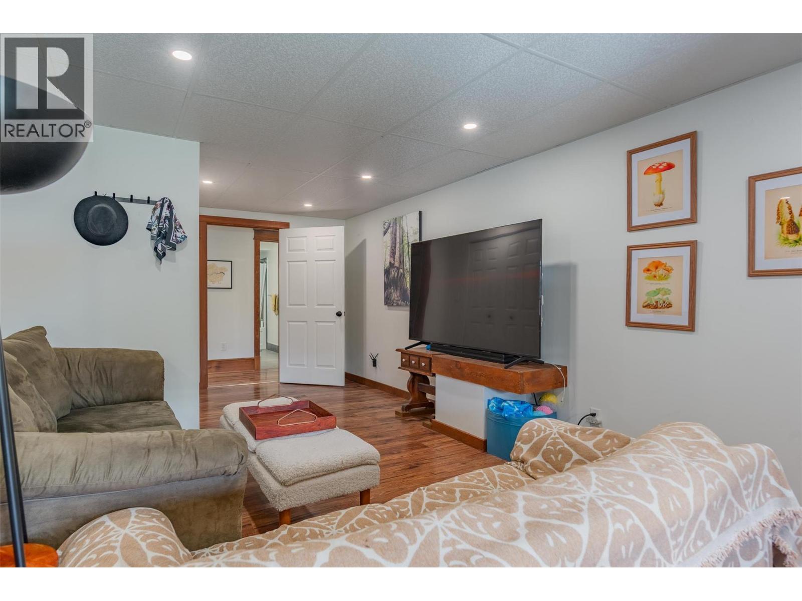 422 View Street Property Photo 86