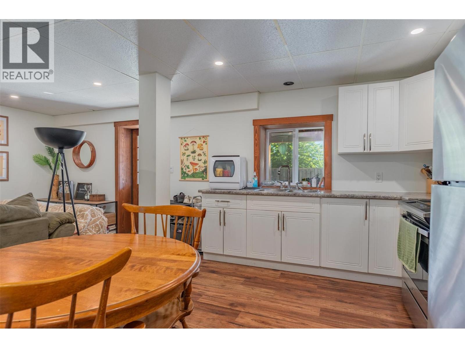 422 View Street Property Photo 87