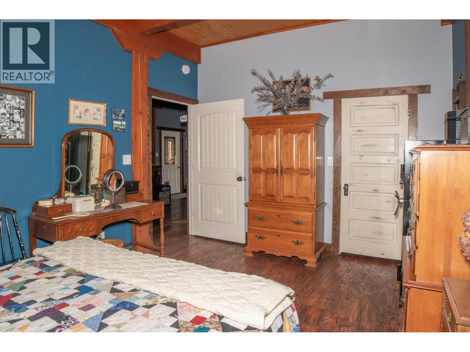 1627 Hood Road Property Photo 8