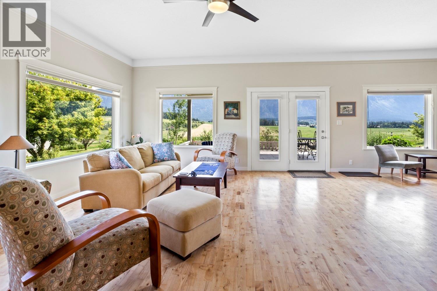2110 30th Street Property Photo 11