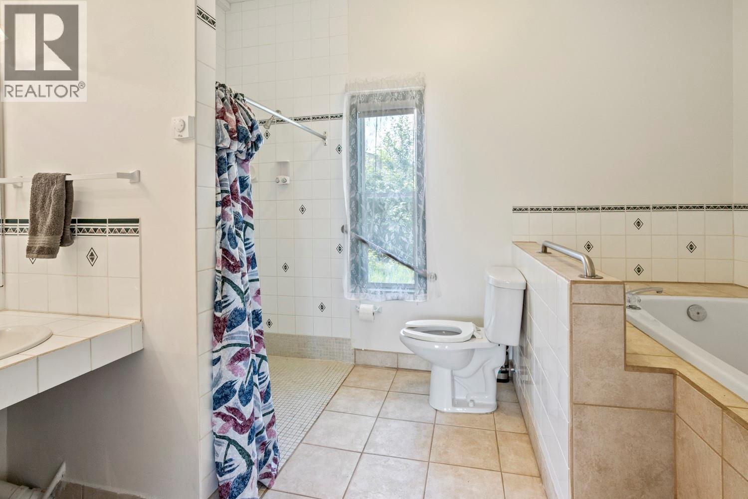 2110 30th Street Property Photo 22