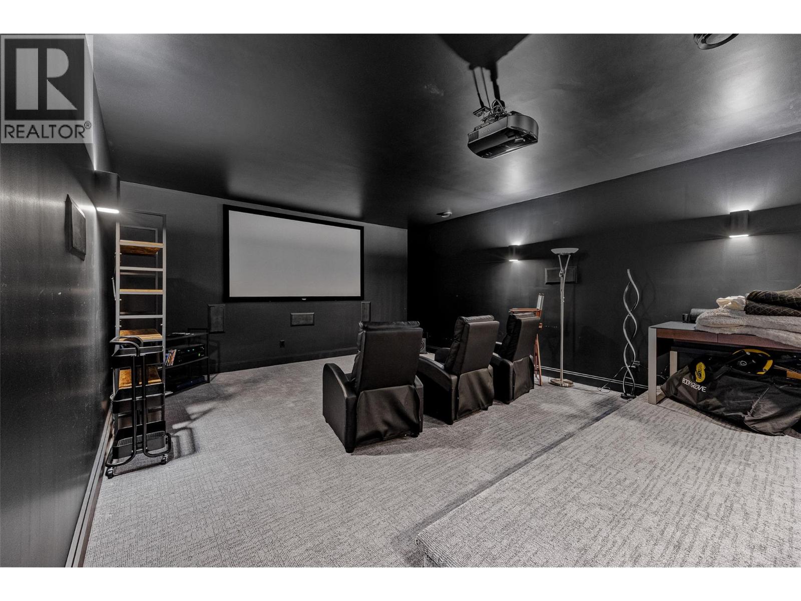 2584 Lucinde Road Property Photo 8