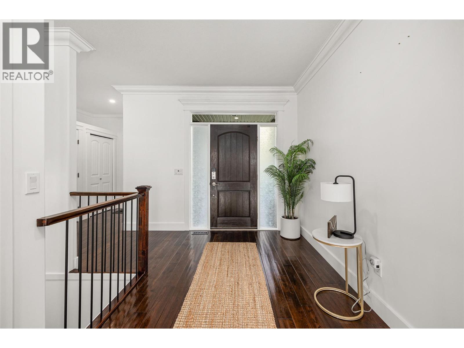 2584 Lucinde Road Property Photo 12