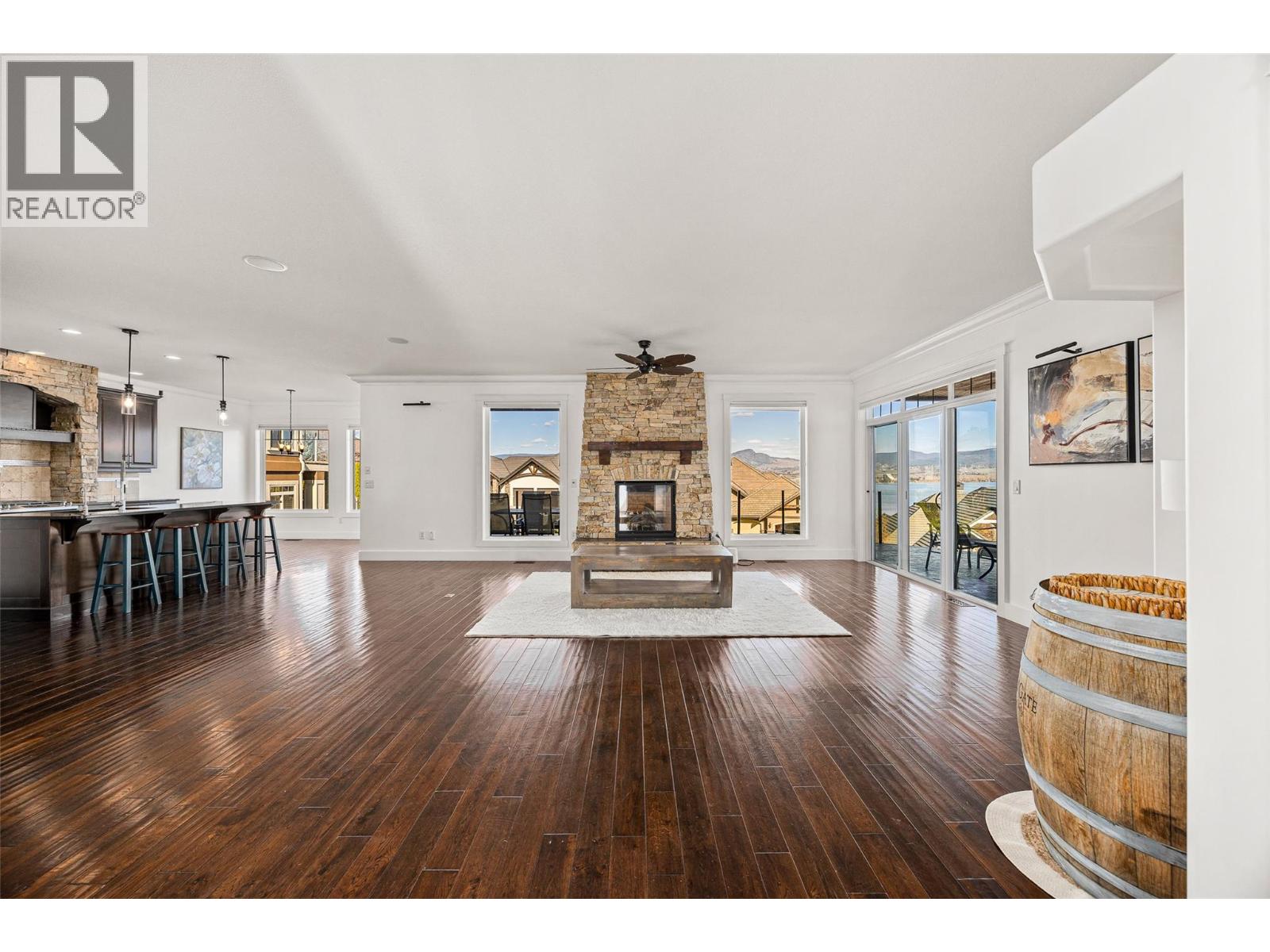 2584 Lucinde Road Property Photo 15
