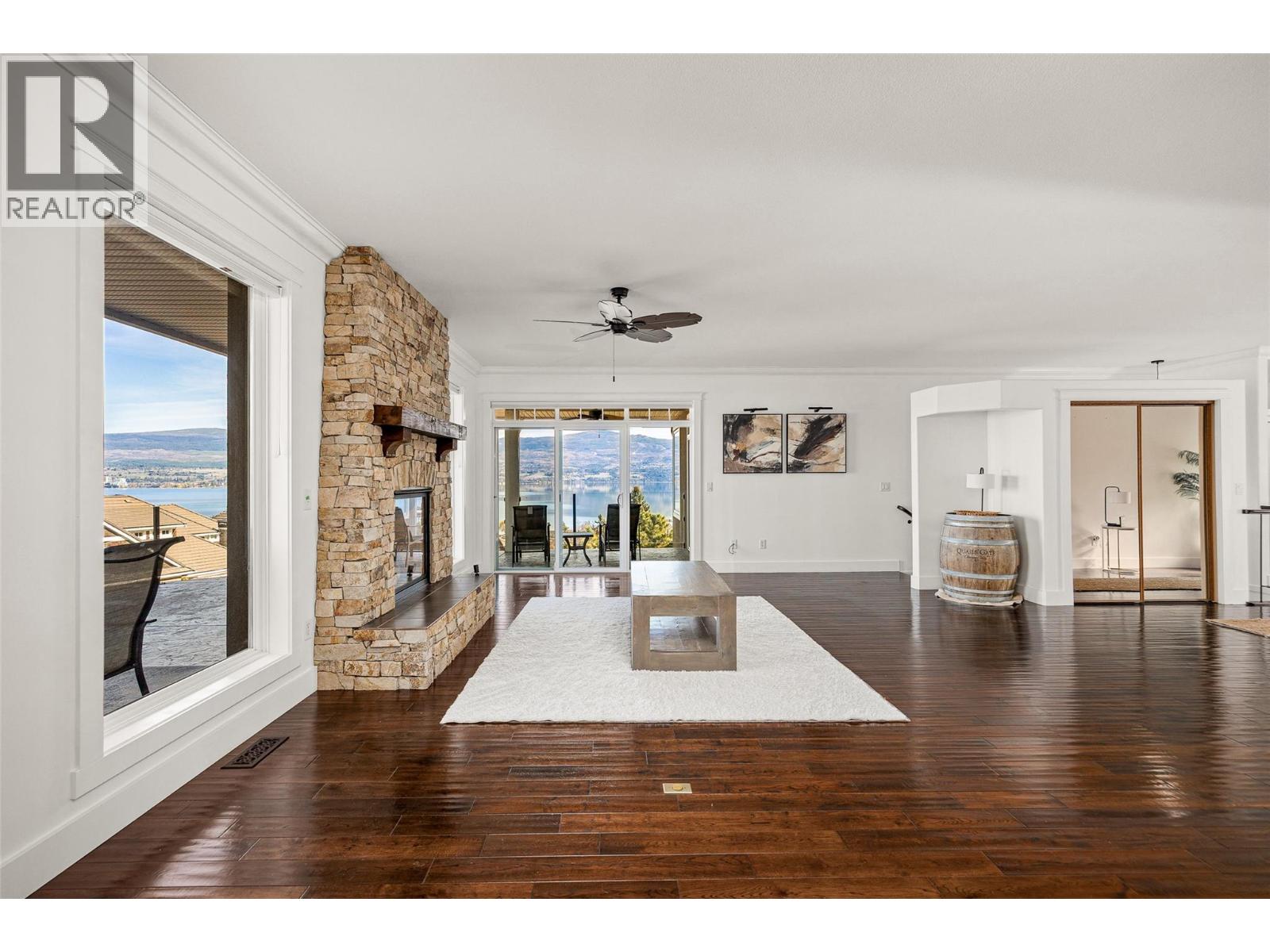 2584 Lucinde Road Property Photo 17