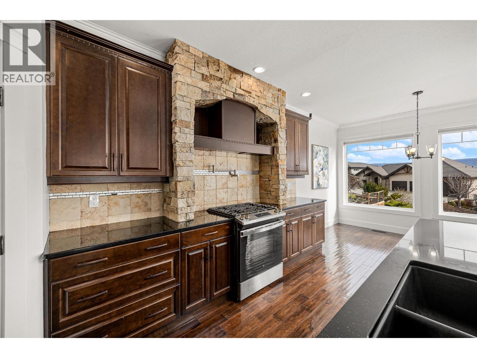 2584 Lucinde Road Property Photo 21