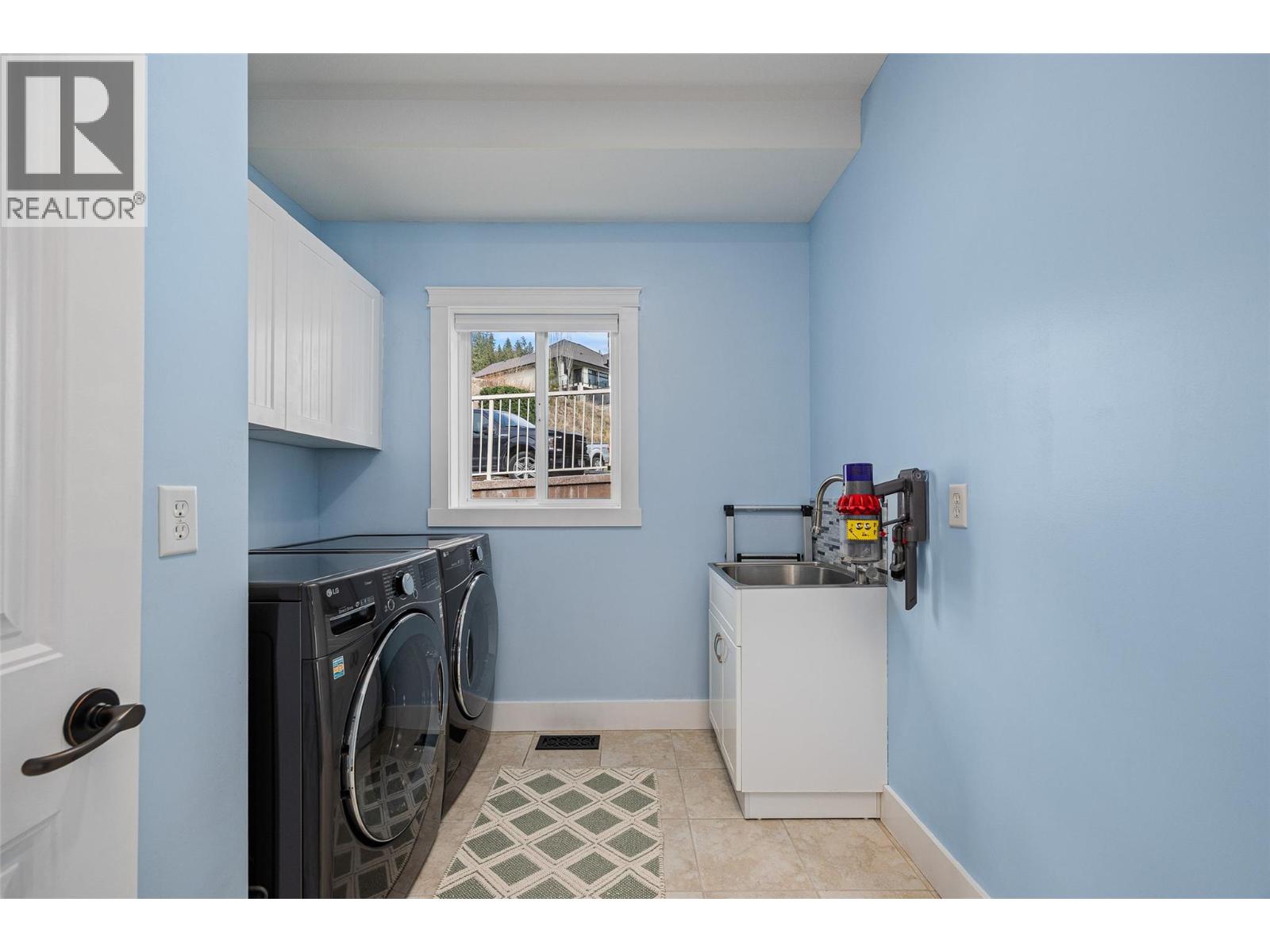 2584 Lucinde Road Property Photo 40