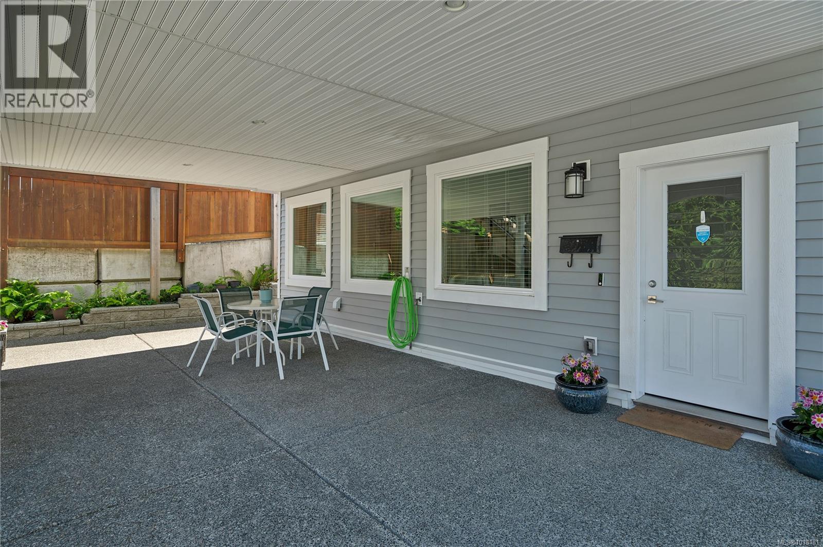 2613 Sunderland Rd Property Photo 5