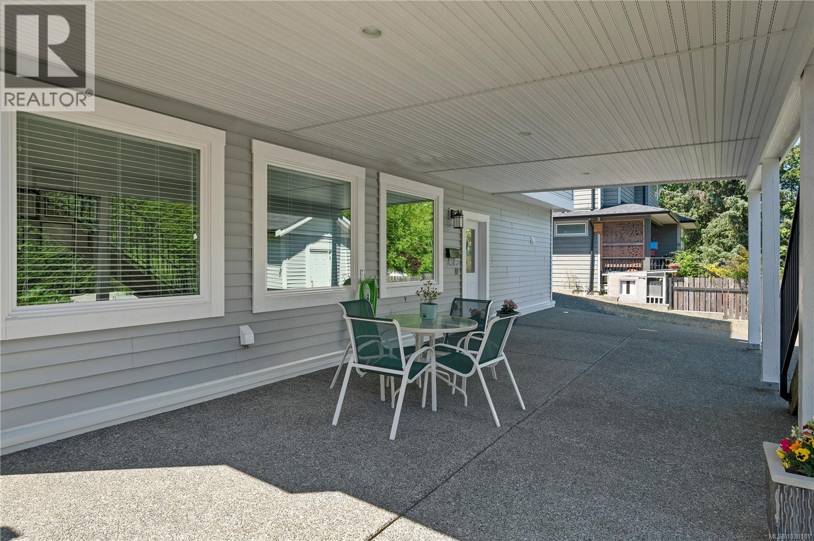 2613 Sunderland Rd Property Photo 6