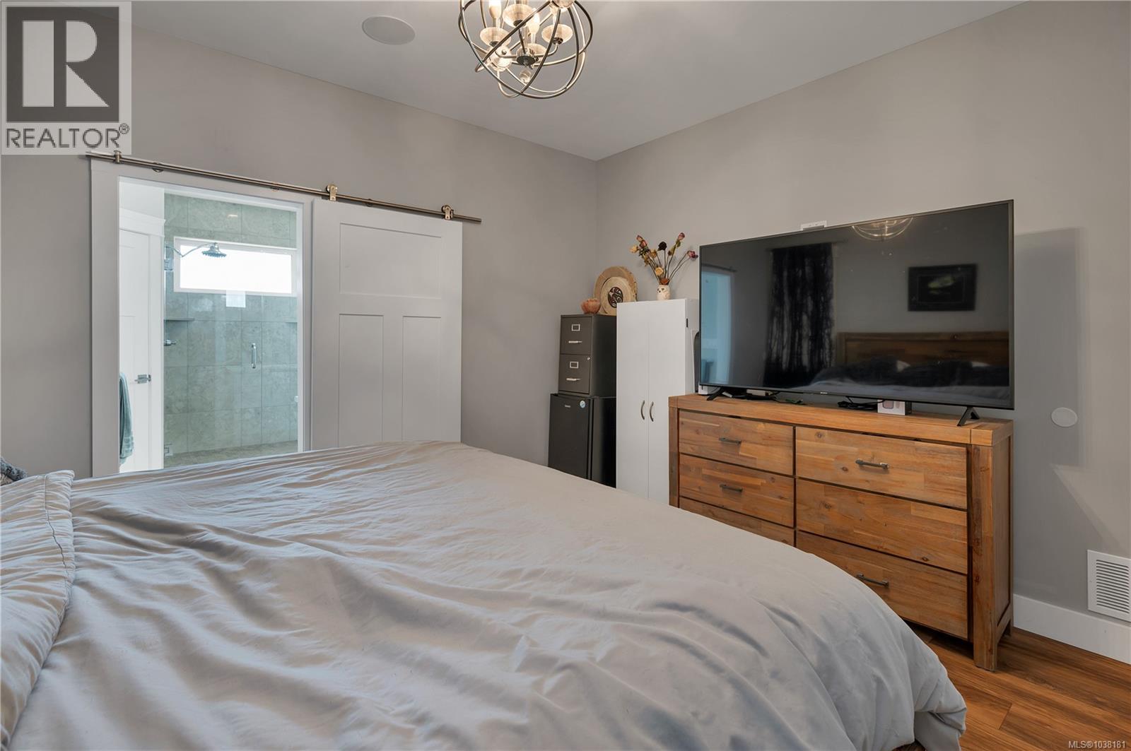 2613 Sunderland Rd Property Photo 30