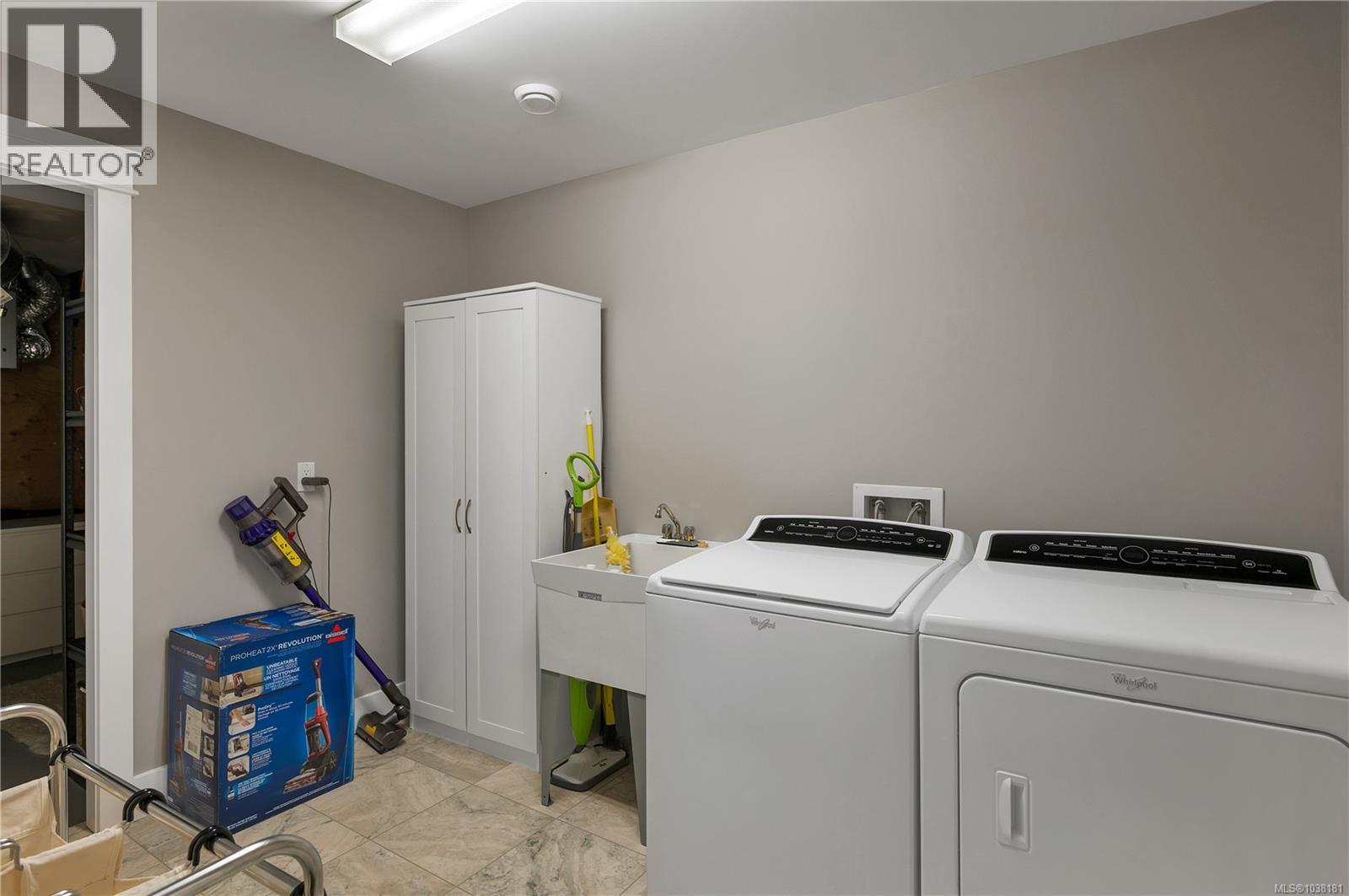 2613 Sunderland Rd Property Photo 54