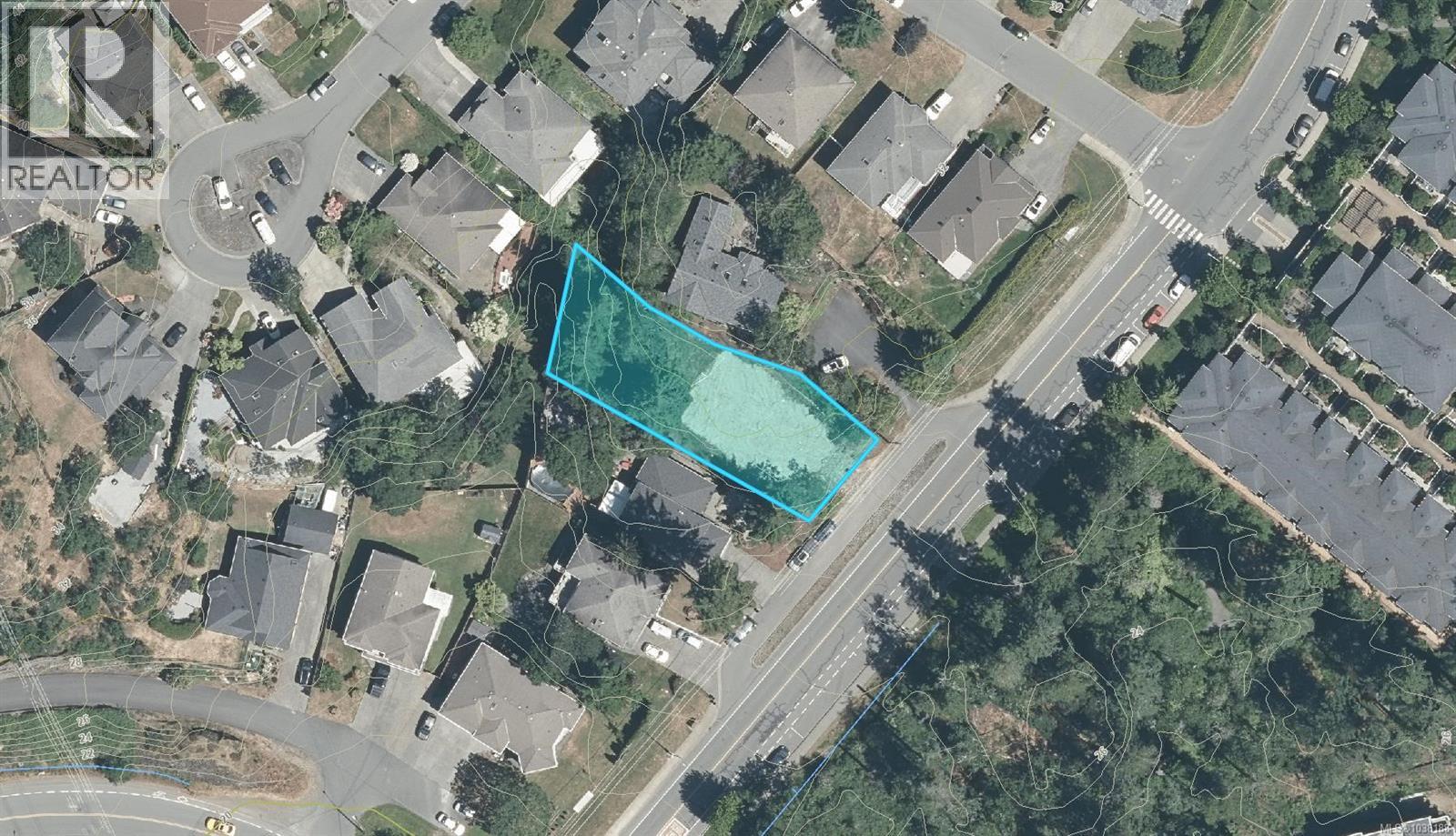 2204 Burnside Rd W Property Photo 4