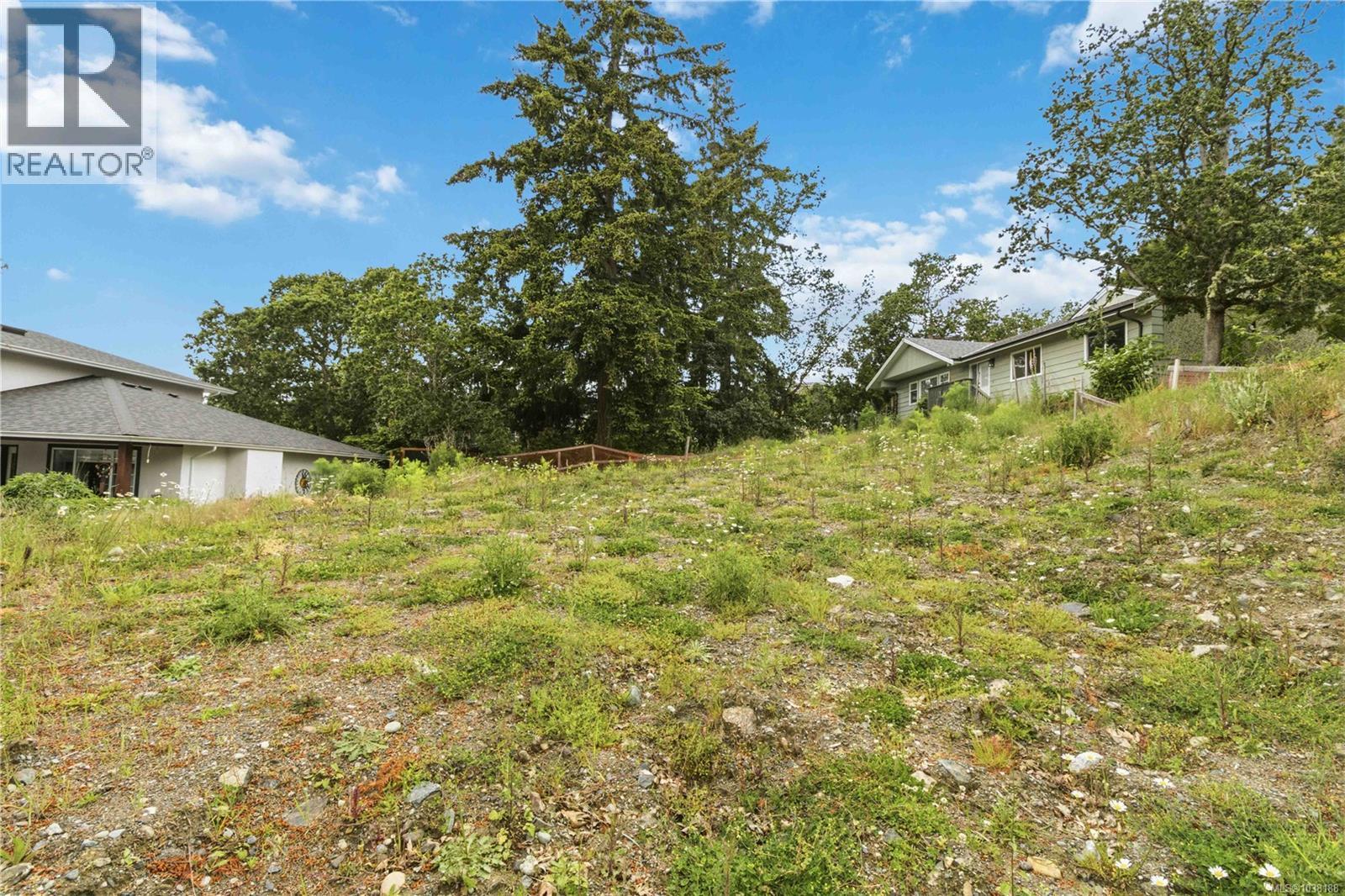 2204 Burnside Rd W Property Photo 7