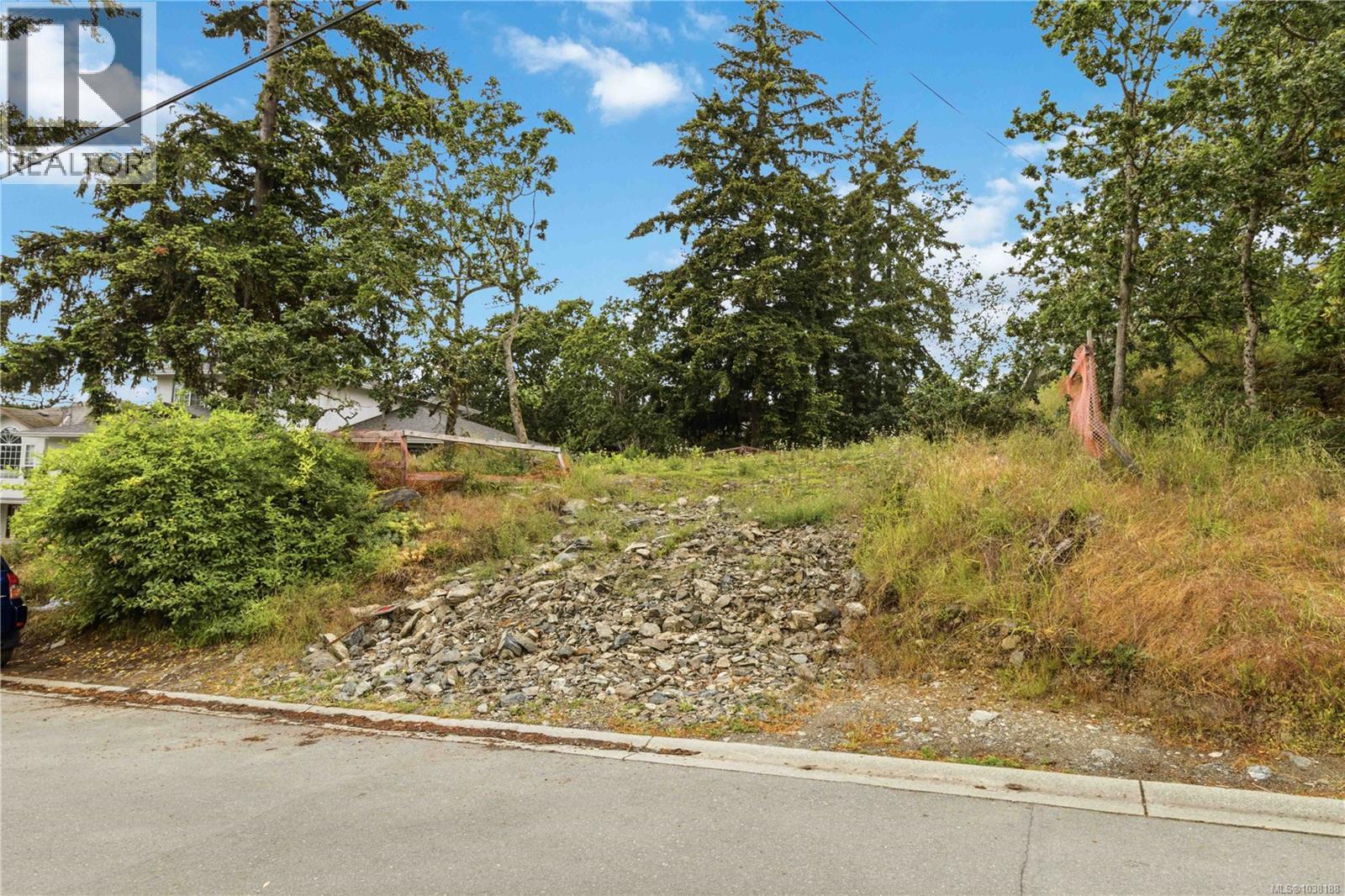 2204 Burnside Rd W Property Photo 8