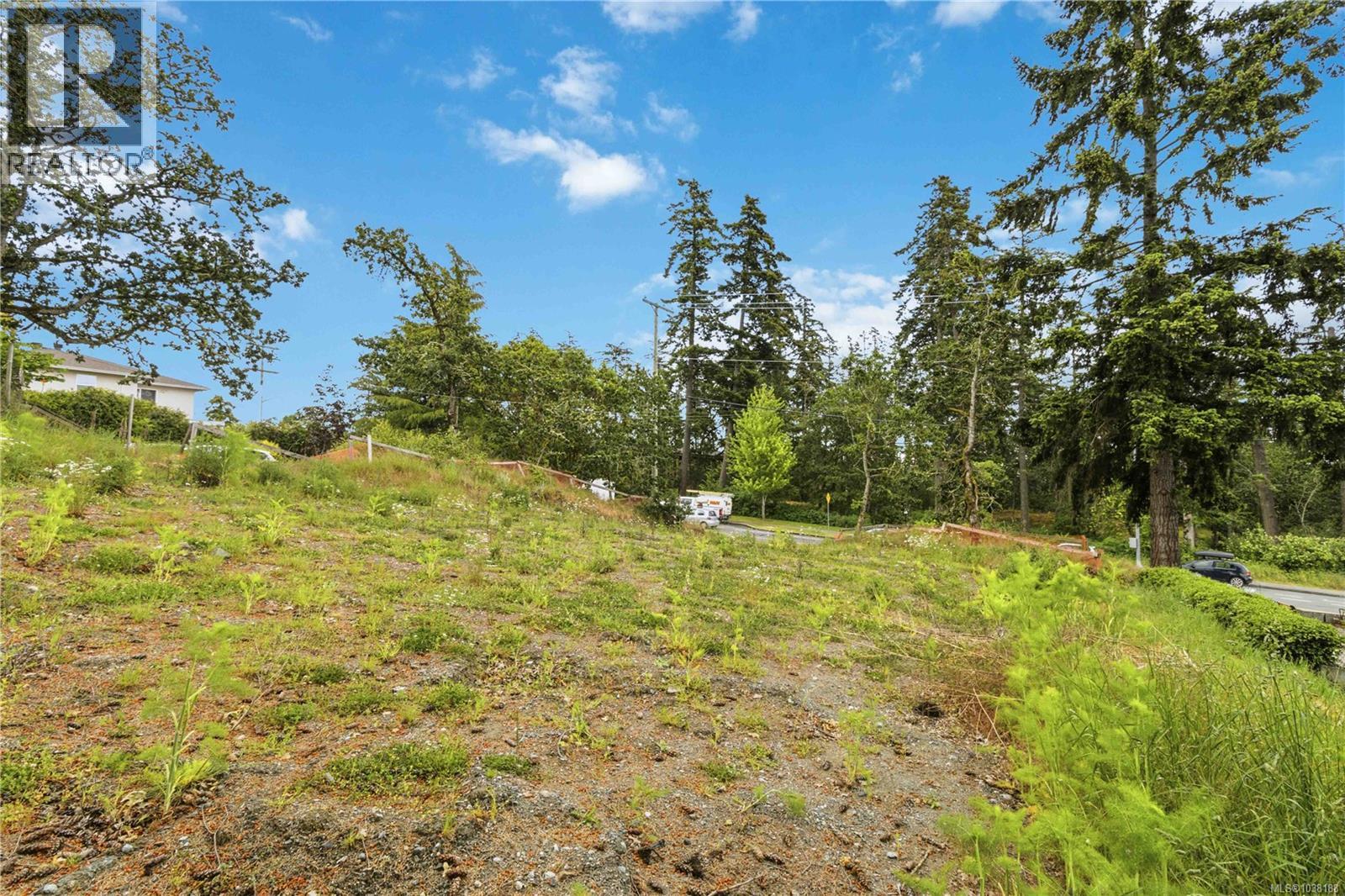 2204 Burnside Rd W Property Photo 9