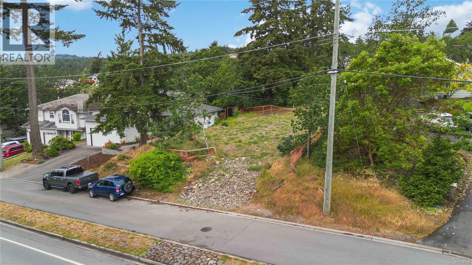 2204 Burnside Rd W Property Photo 13