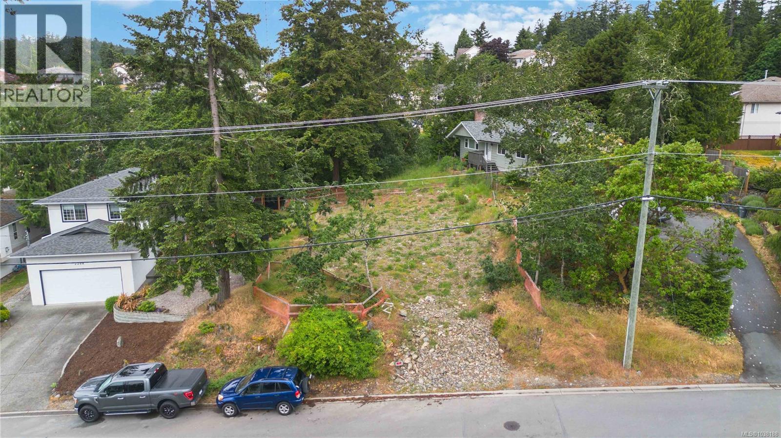 2204 Burnside Rd W Property Photo 15