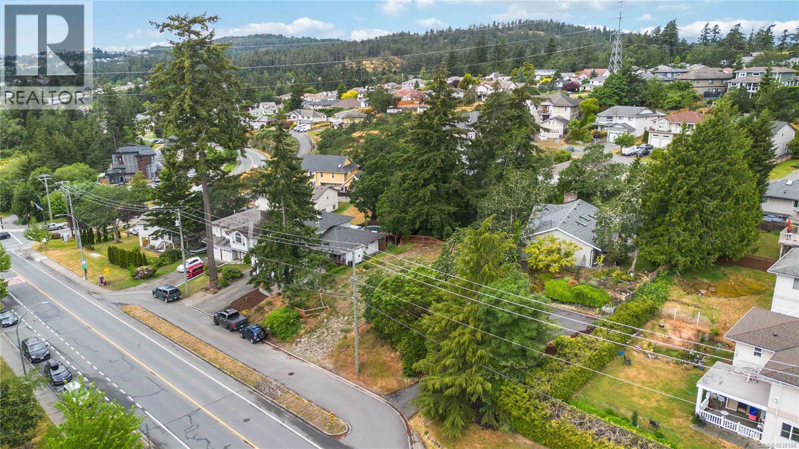 2204 Burnside Rd W Property Photo 16