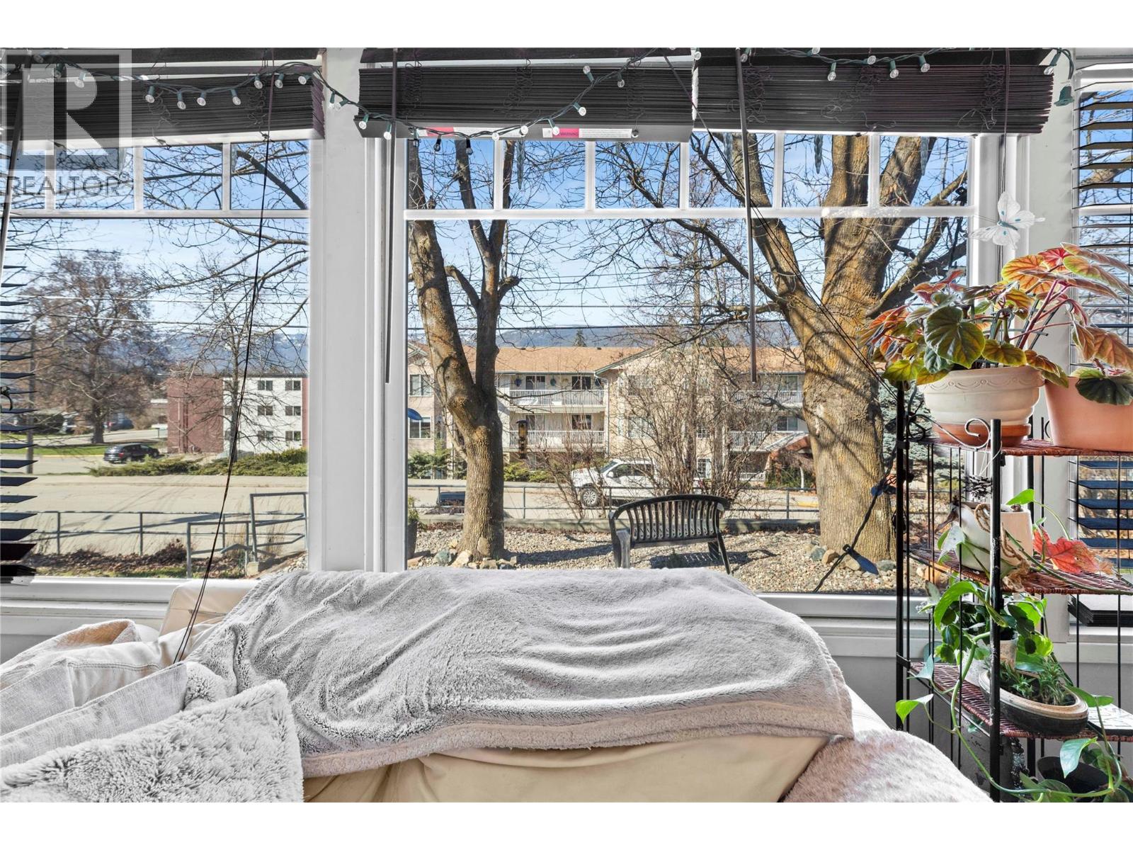 330 6 Street Property Photo 10