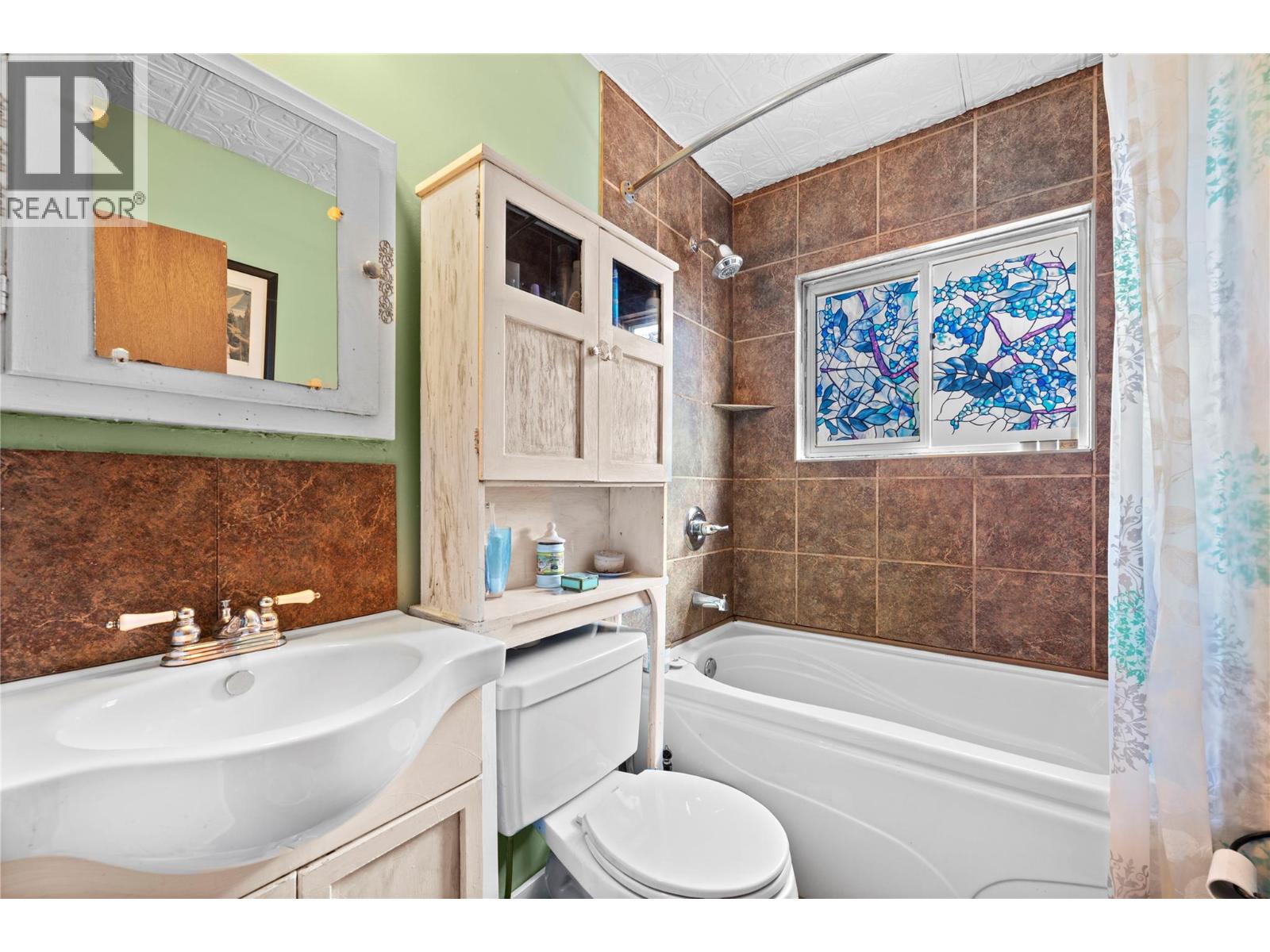 330 6 Street Property Photo 13
