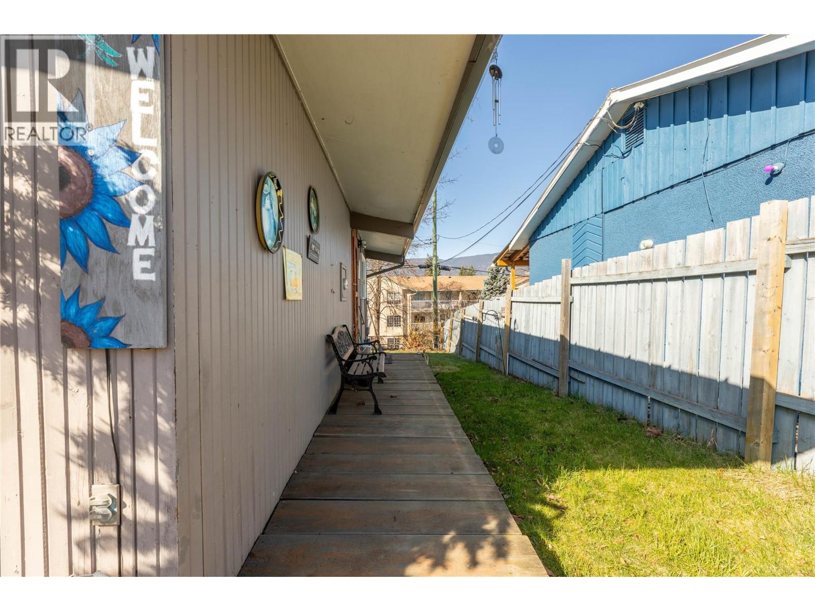 330 6 Street Property Photo 17