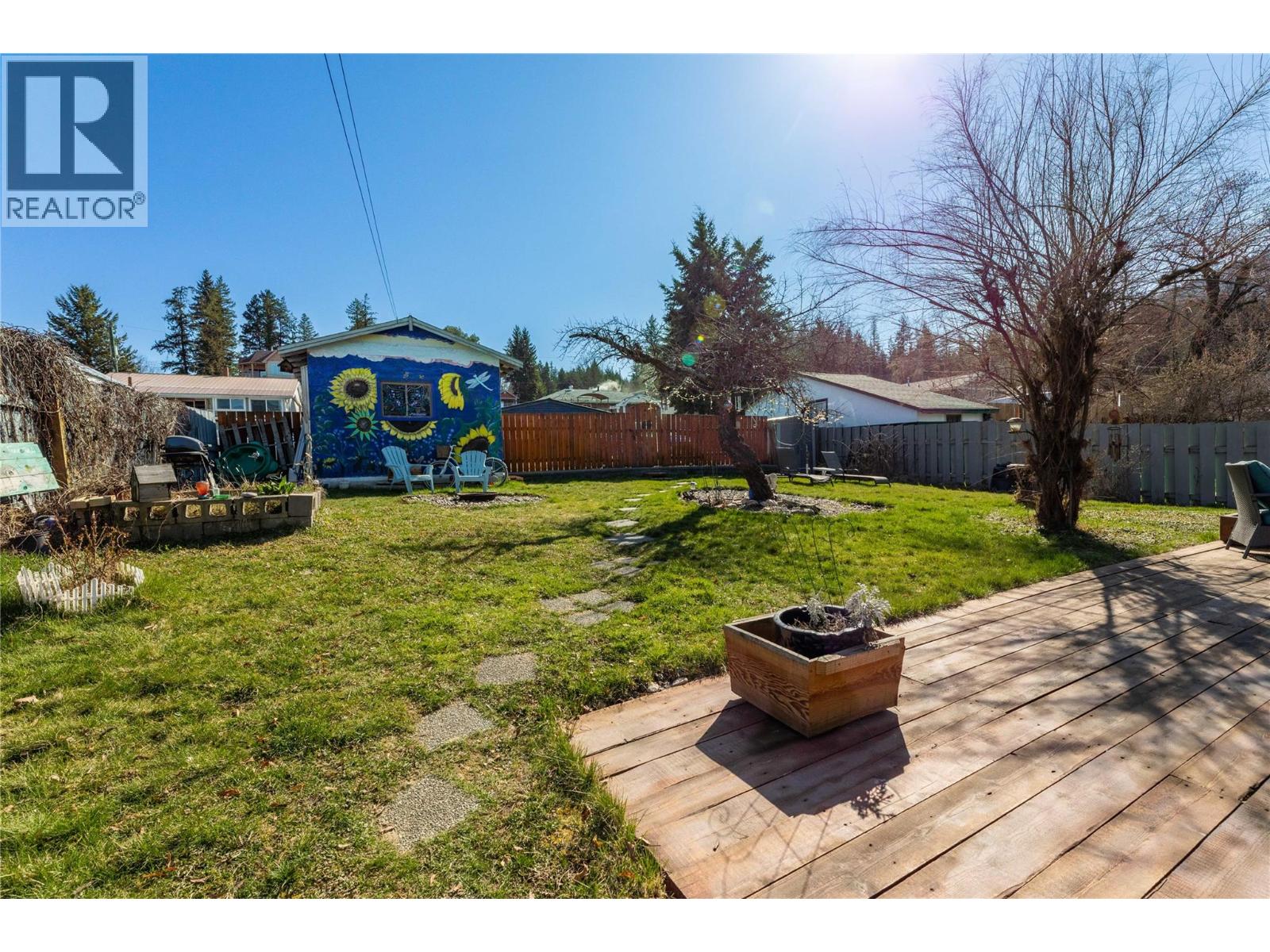 330 6 Street Property Photo 19