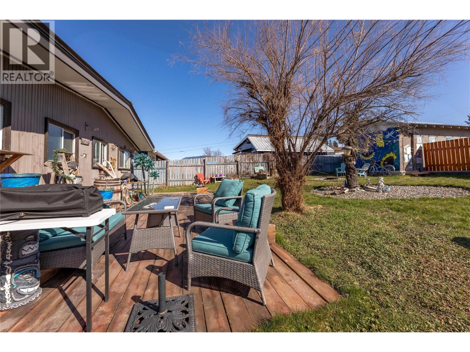 330 6 Street Property Photo 23