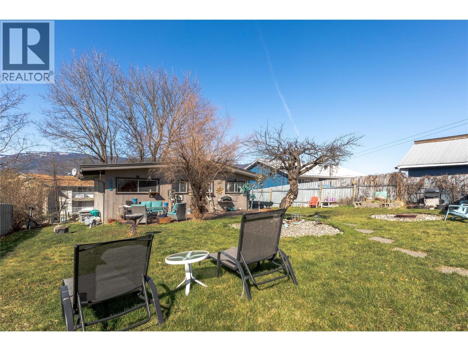 330 6 Street Property Photo 24
