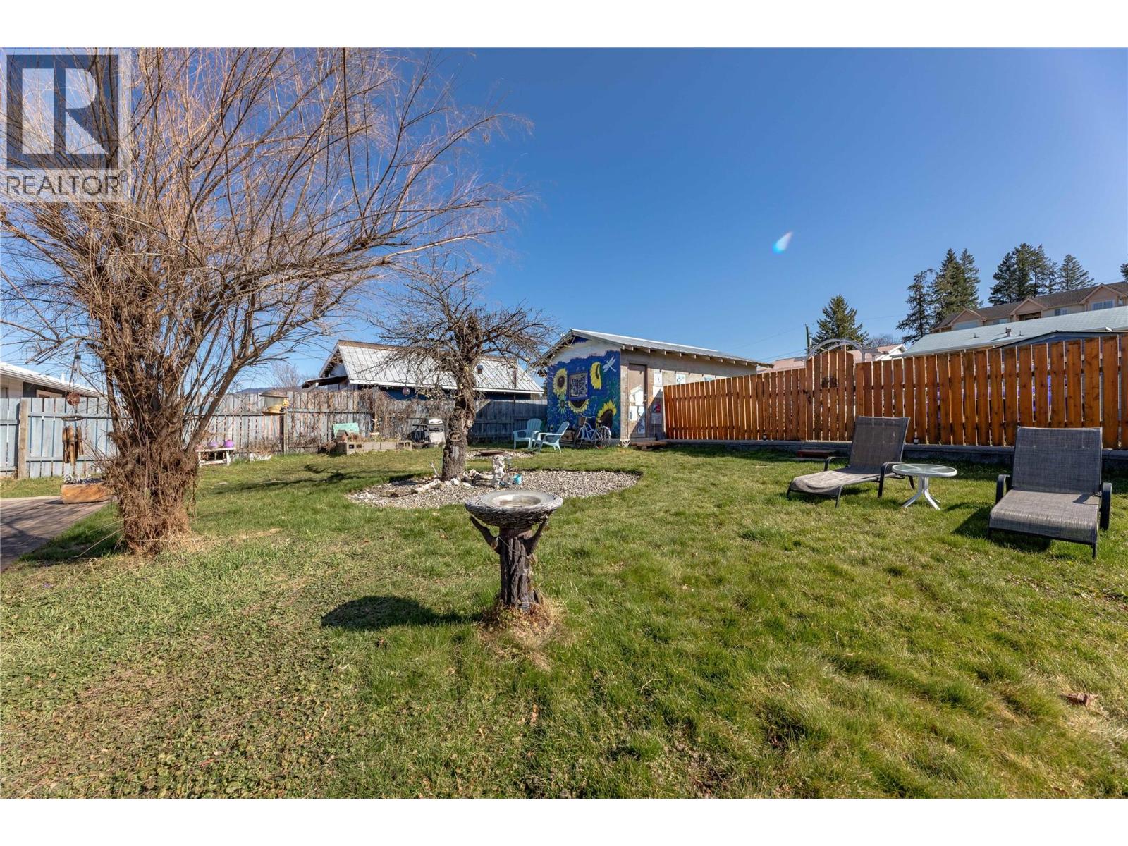 330 6 Street Property Photo 26