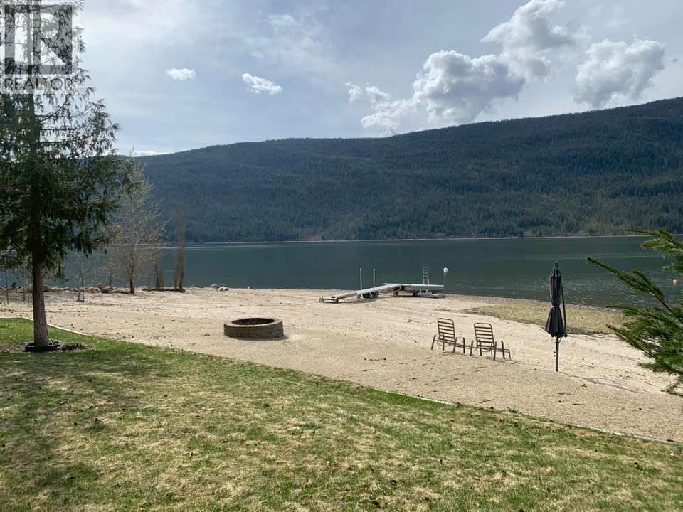 8558 Hwy 97a Property Photo 10