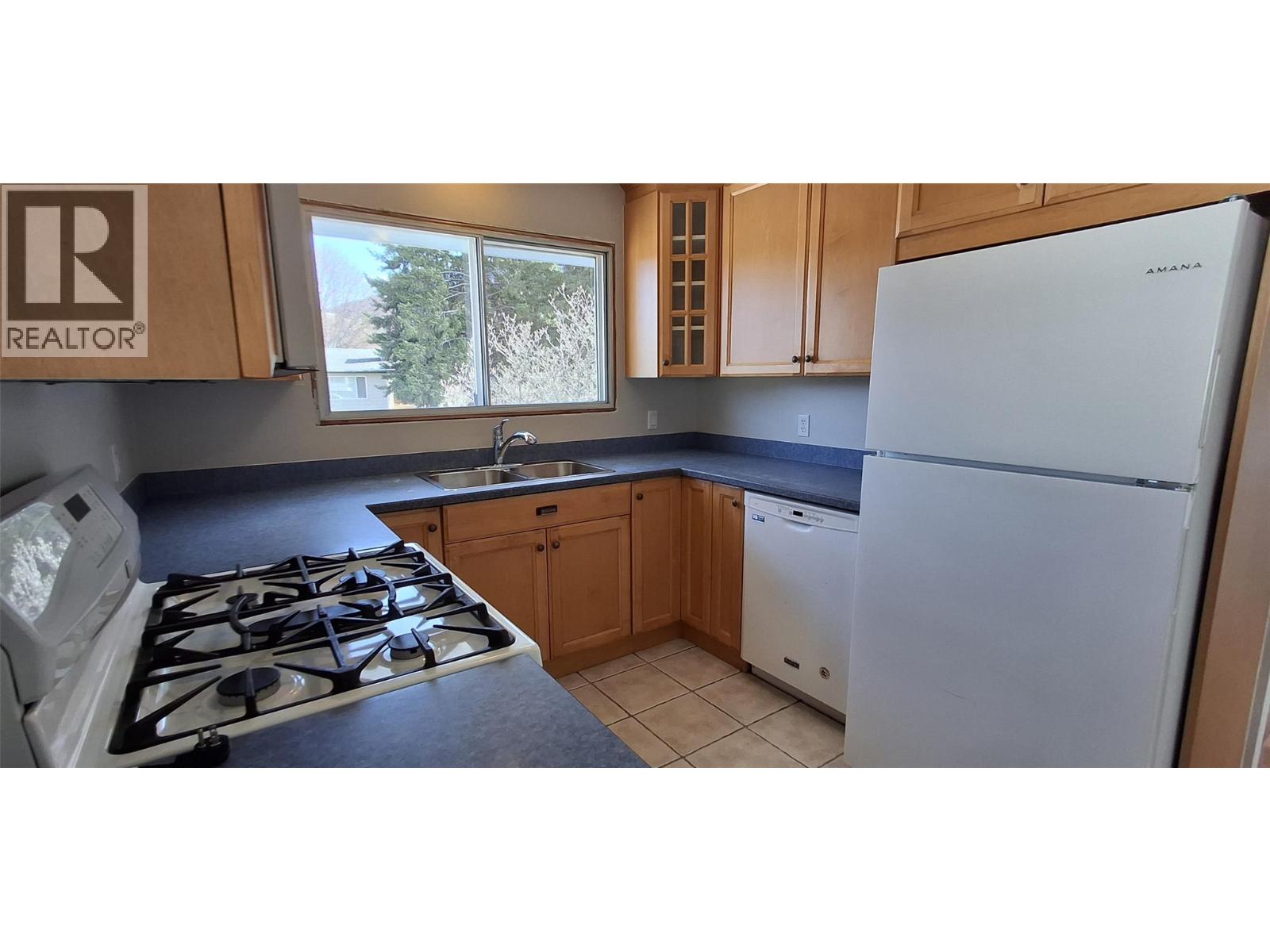 338 Beach Drive Property Photo 6
