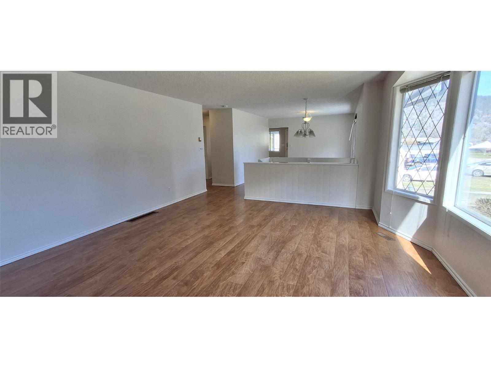 338 Beach Drive Property Photo 11